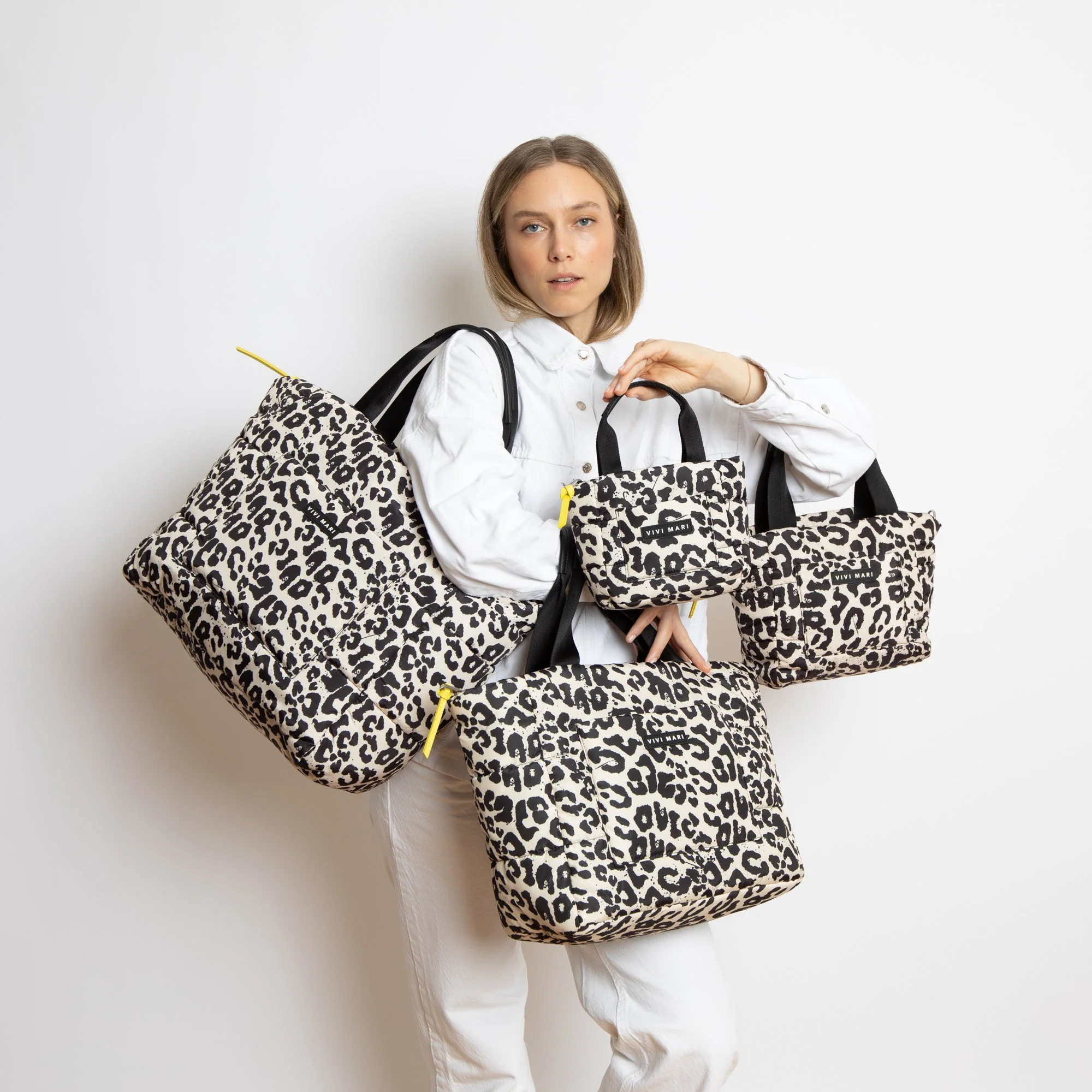 padded tote bag mini + strap basic woven slim - leo splashes black/sand - Image 22