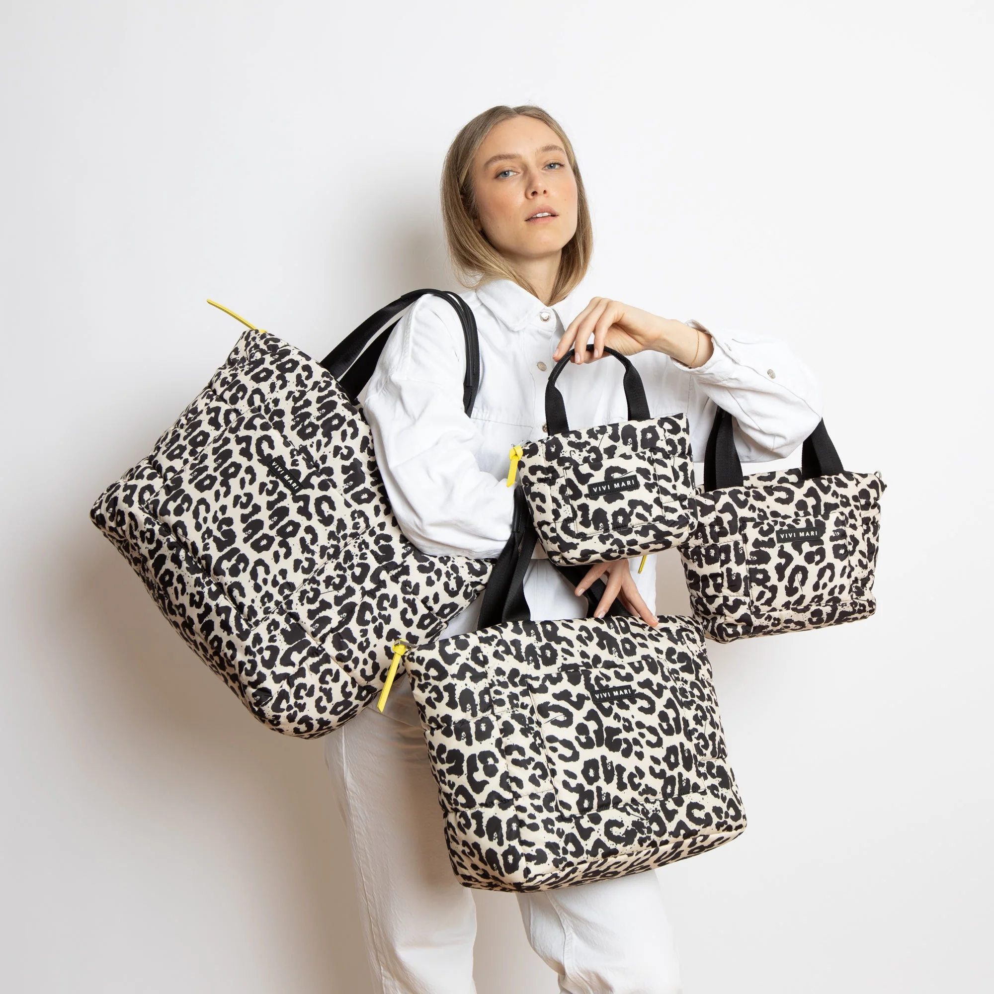 padded tote bag mini + strap basic woven slim - leo splashes black/sand - Image 23