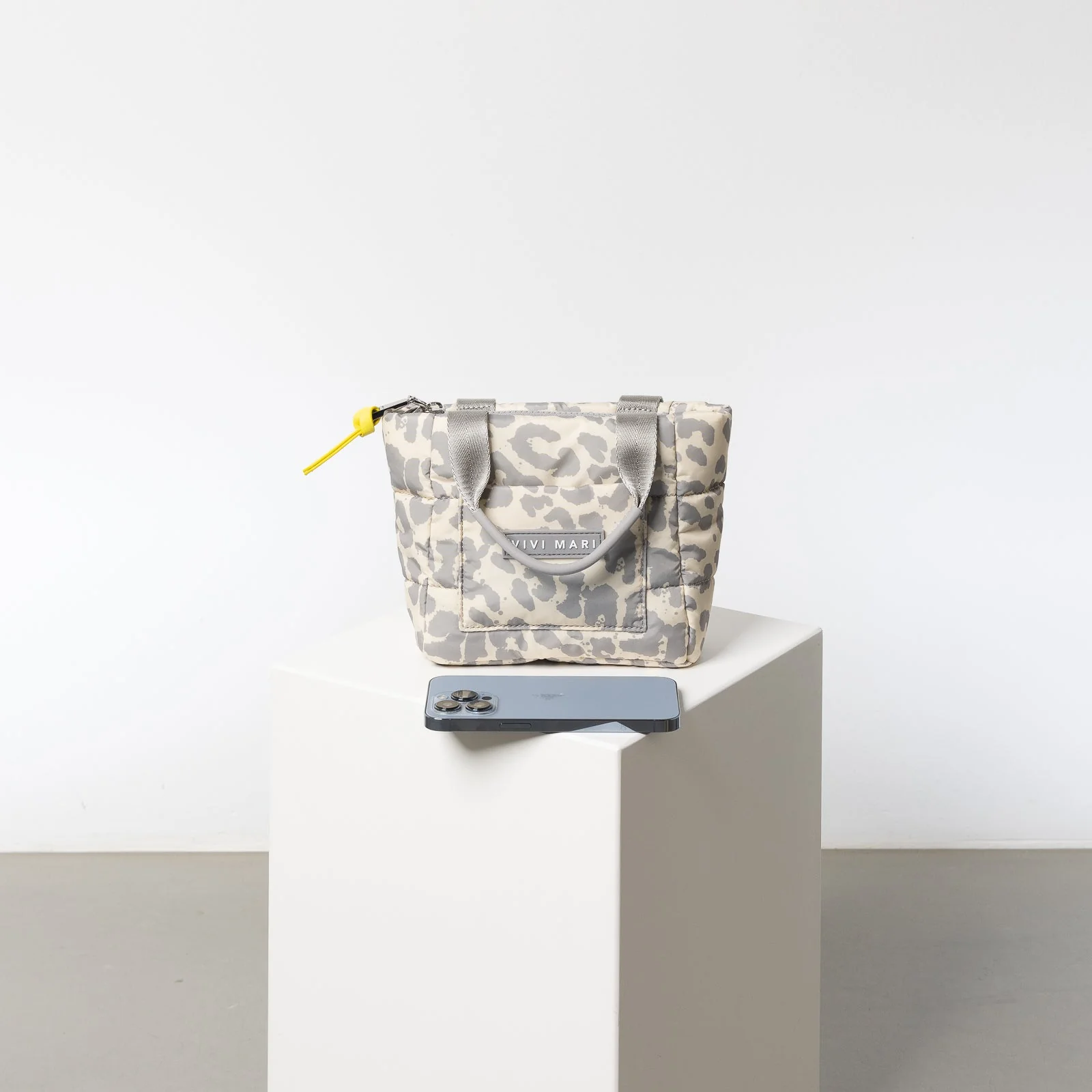 padded tote bag mini + strap basic woven slim - leo splashes grey/sand - Image 9