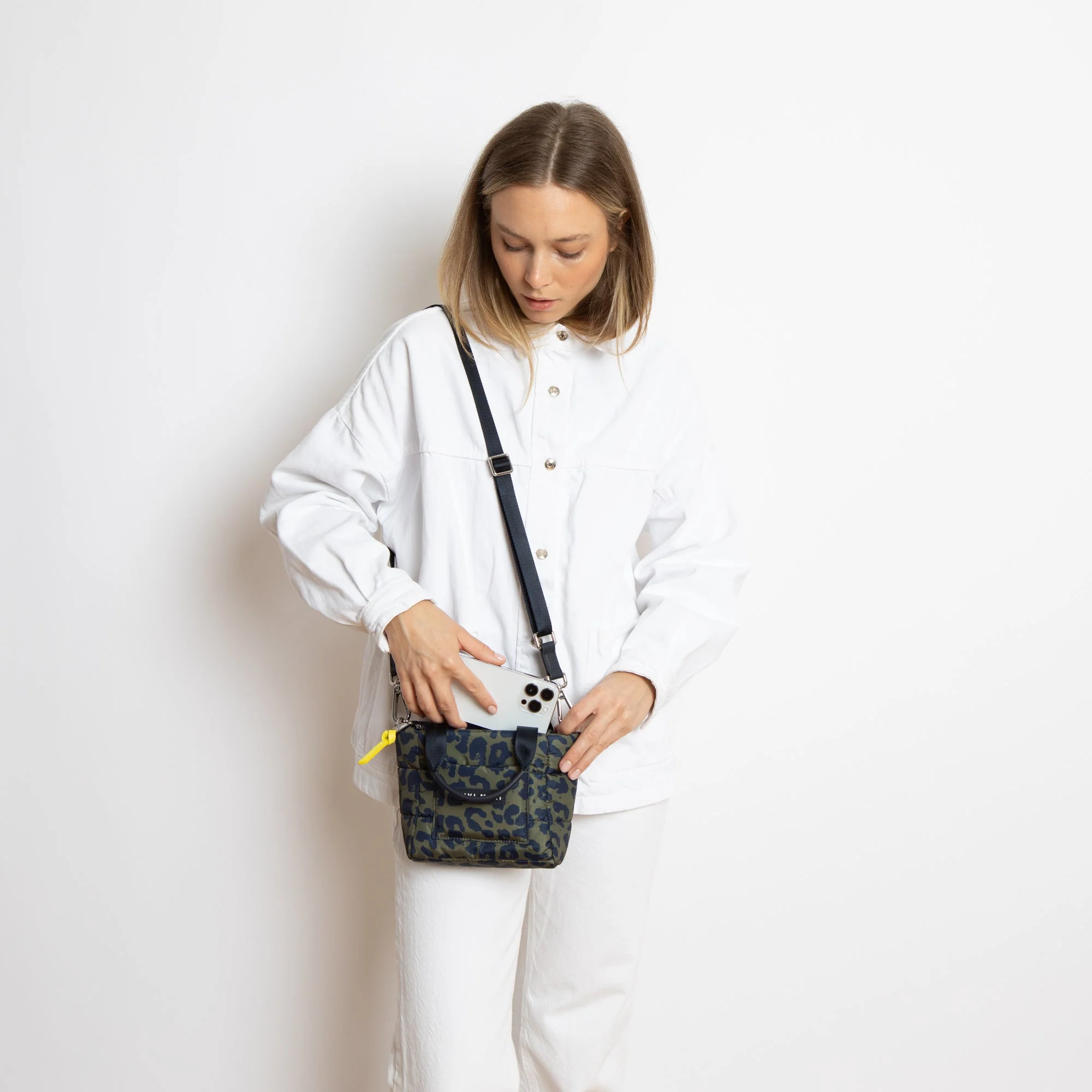 padded tote bag mini + strap basic woven slim - leo splashes navy/olive - Image 16