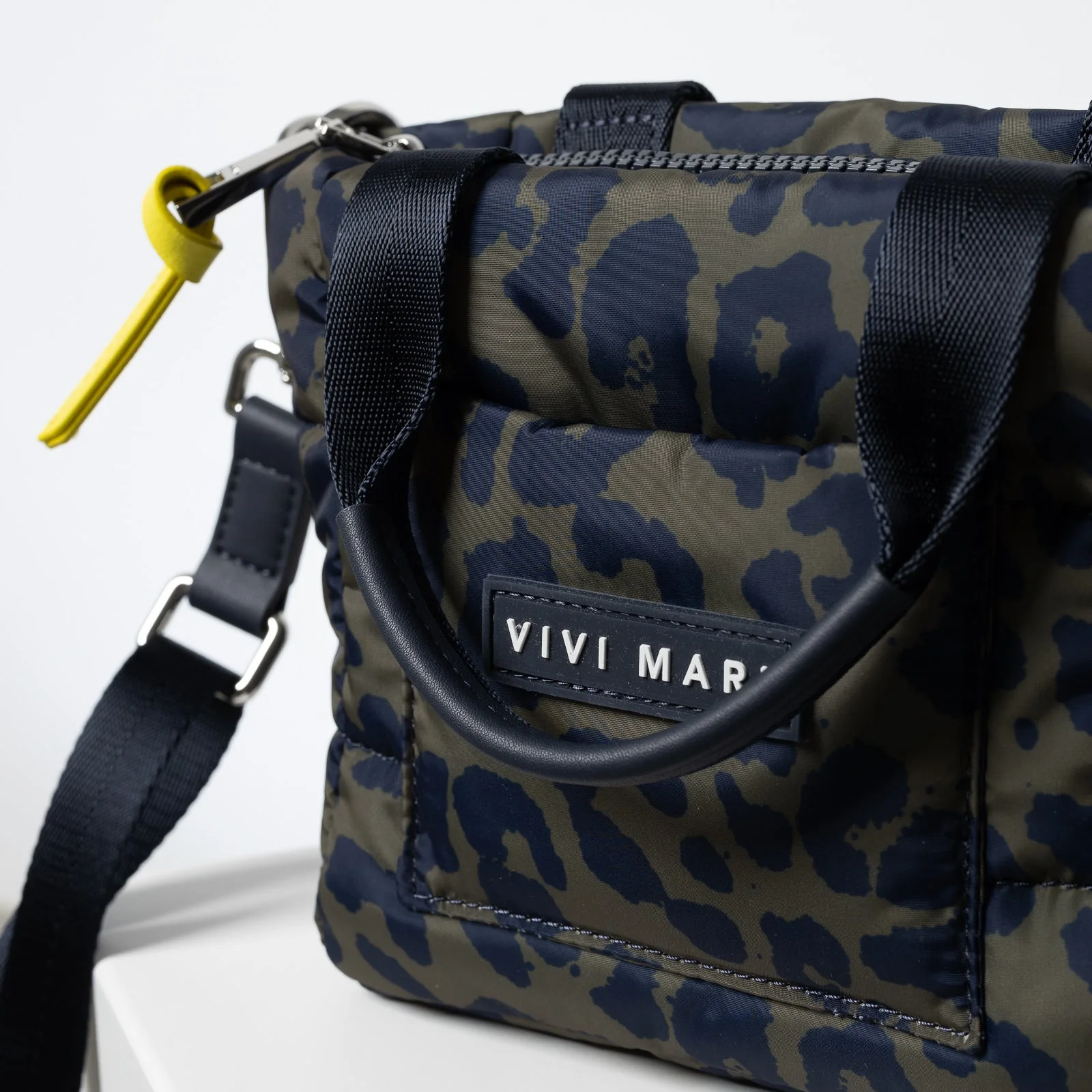 padded tote bag mini + strap basic woven slim - leo splashes navy/olive - Image 7
