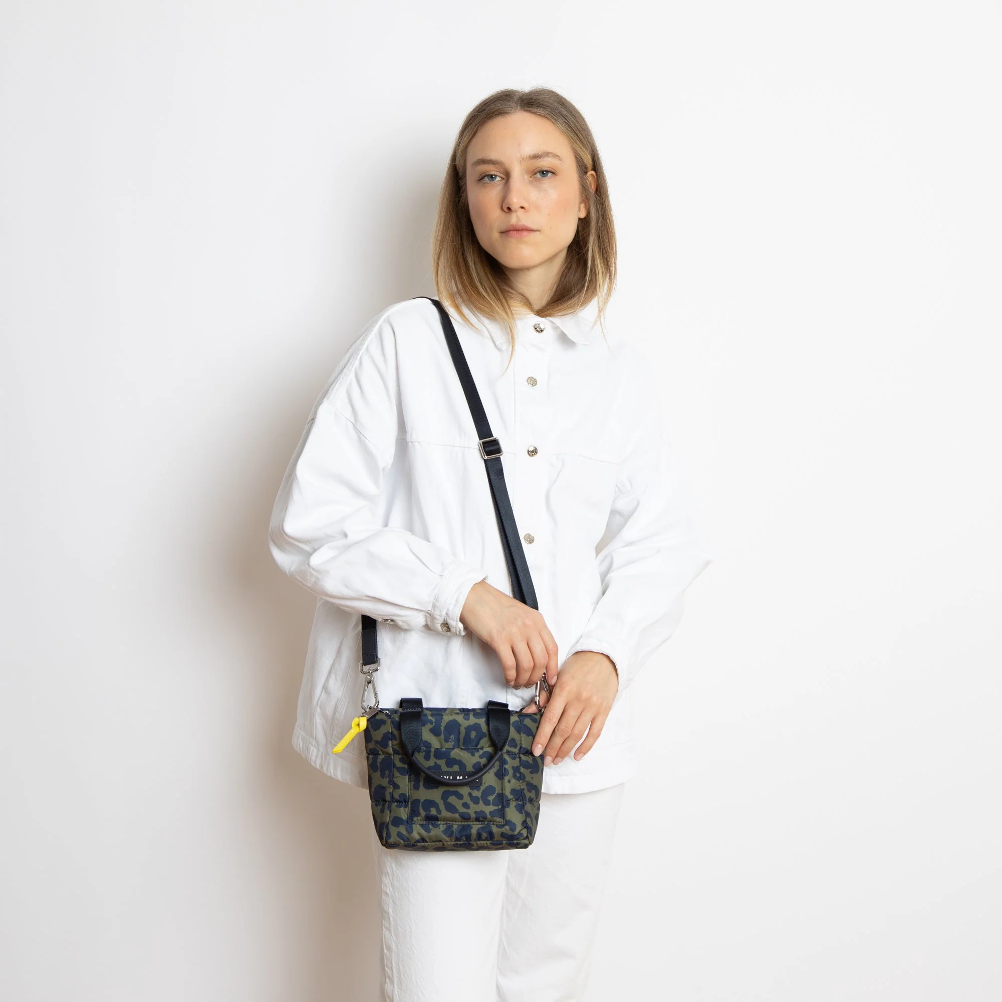 padded tote bag mini + strap basic woven slim - leo splashes navy/olive - Image 9