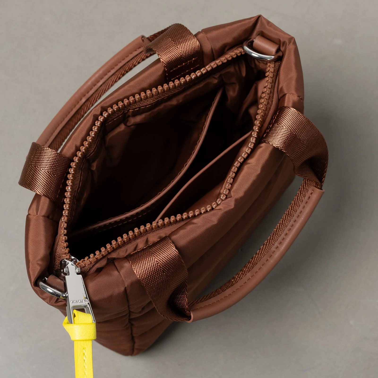 padded tote bag mini + strap basic woven slim - tan - Image 5