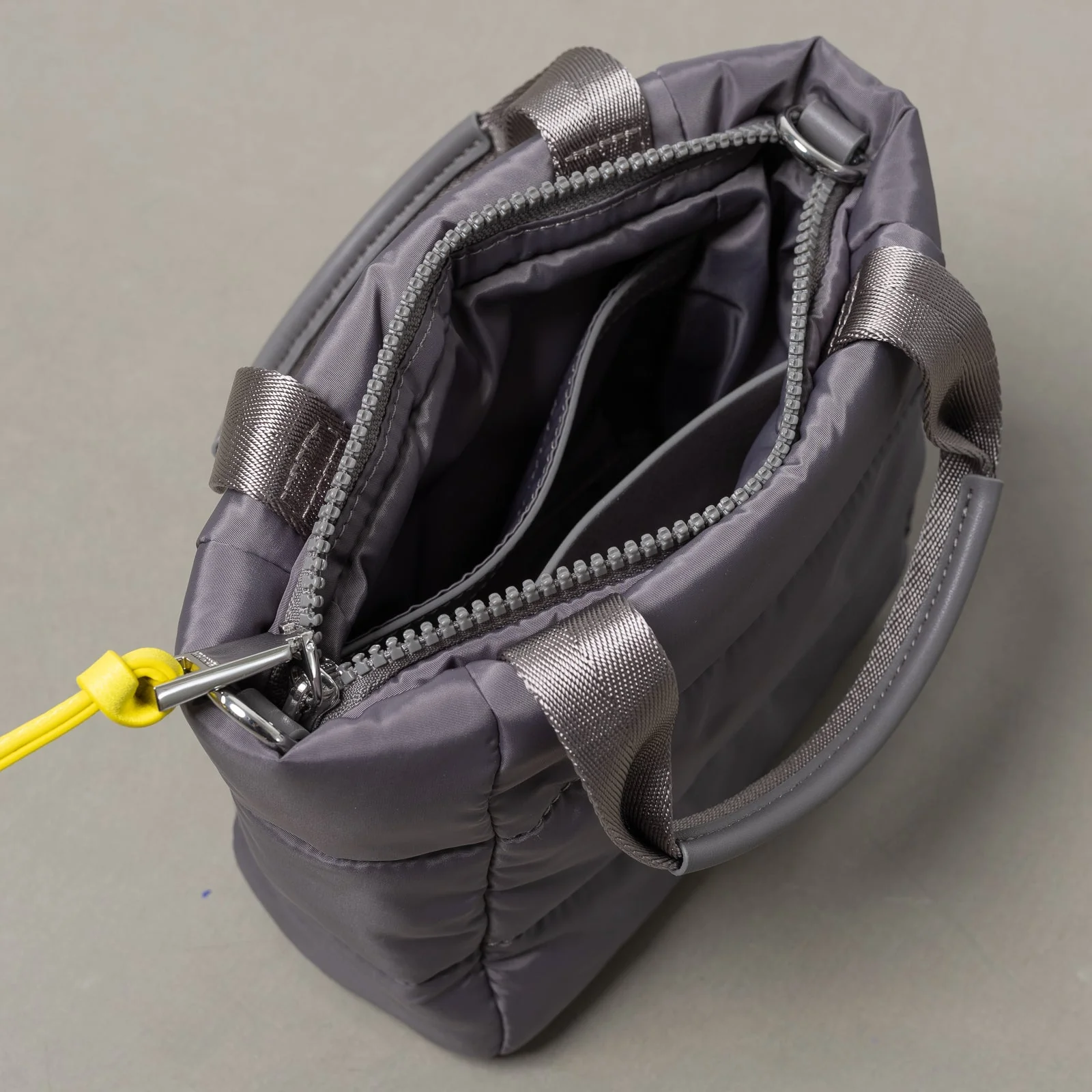 padded tote bag mini + strap basic woven slim - taupe - Image 6
