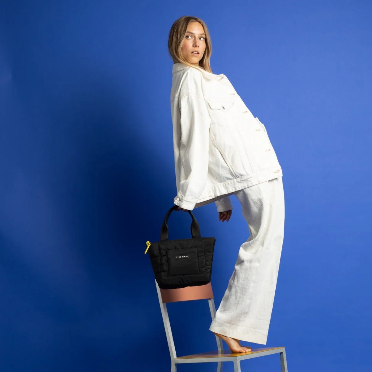 padded tote bag small + strap basic woven slim - black - Image 7