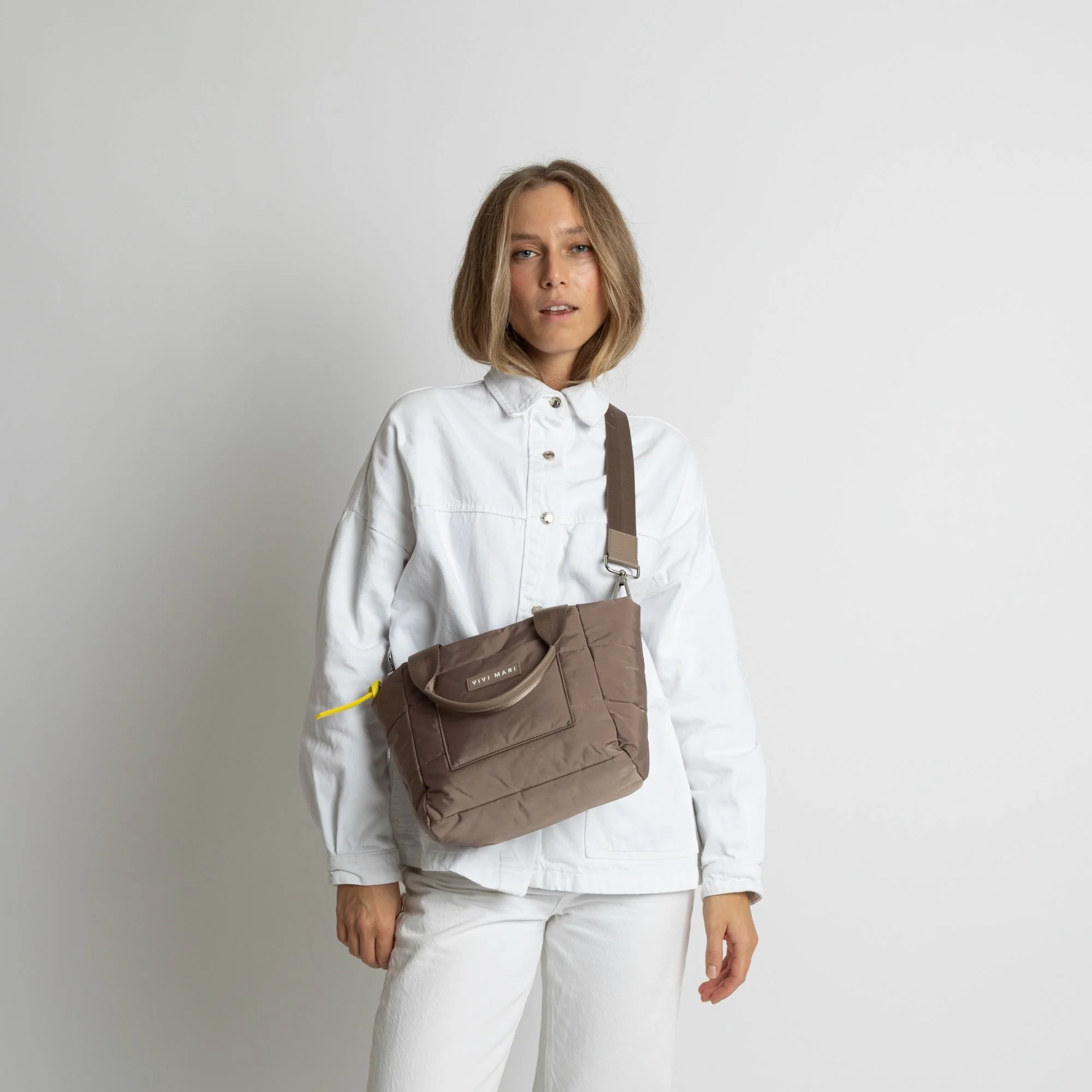 padded tote bag small + strap basic woven slim - dark mushroom - Image 12