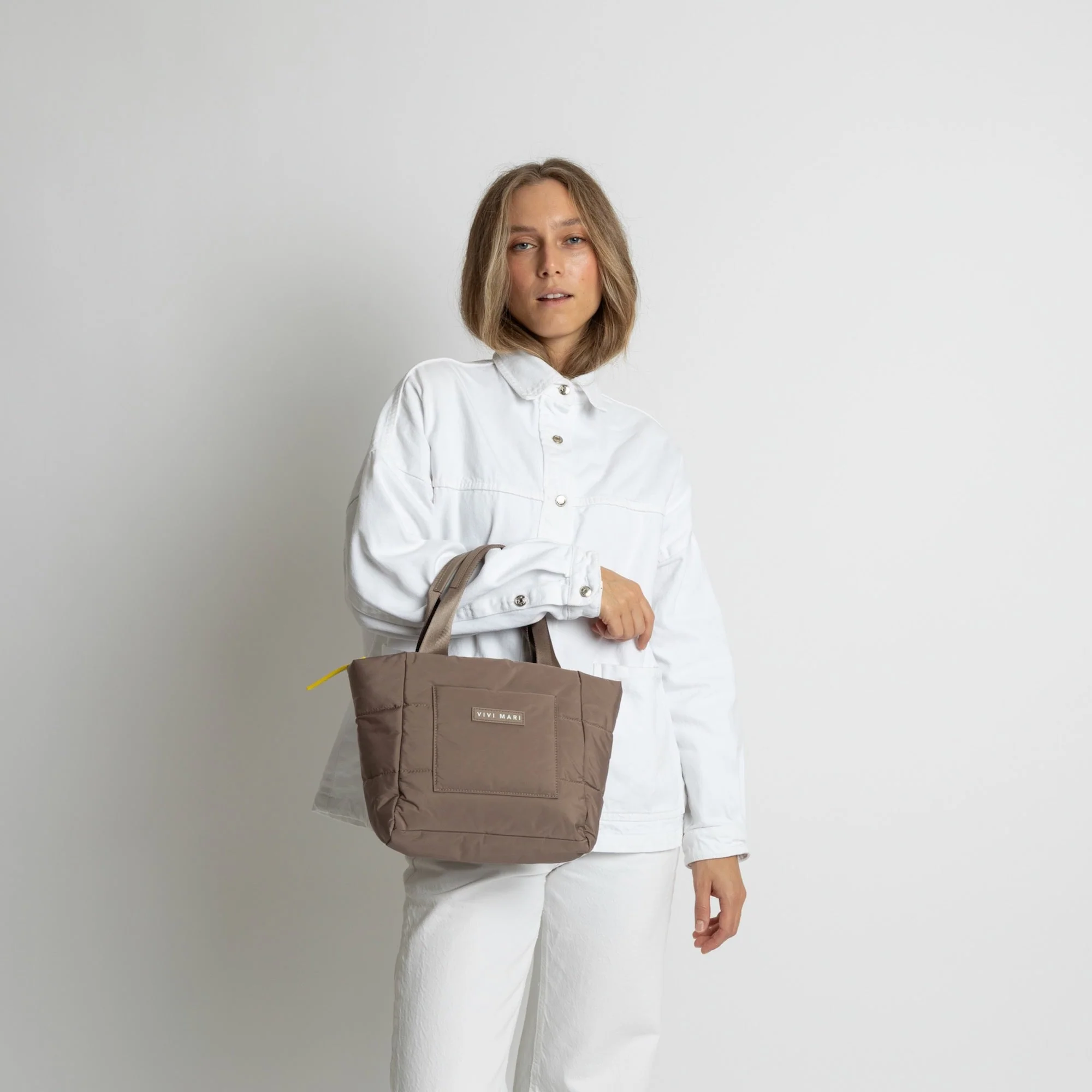 padded tote bag small + strap basic woven slim - dark mushroom - Image 9