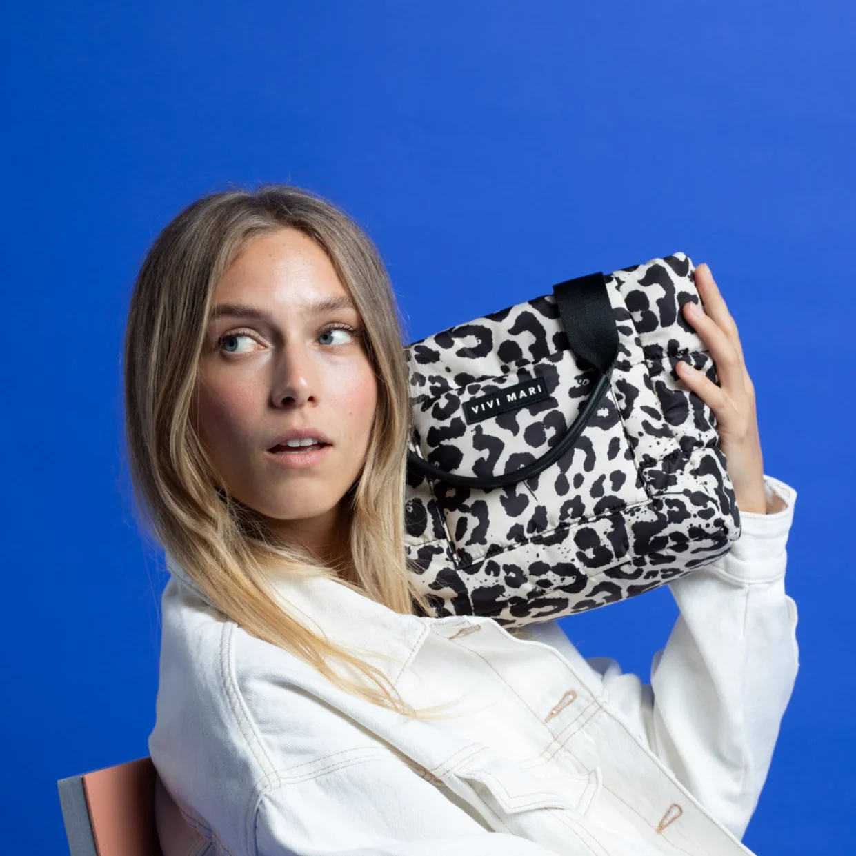 padded tote bag small + strap basic woven slim - leo splashes black/sand - Image 16