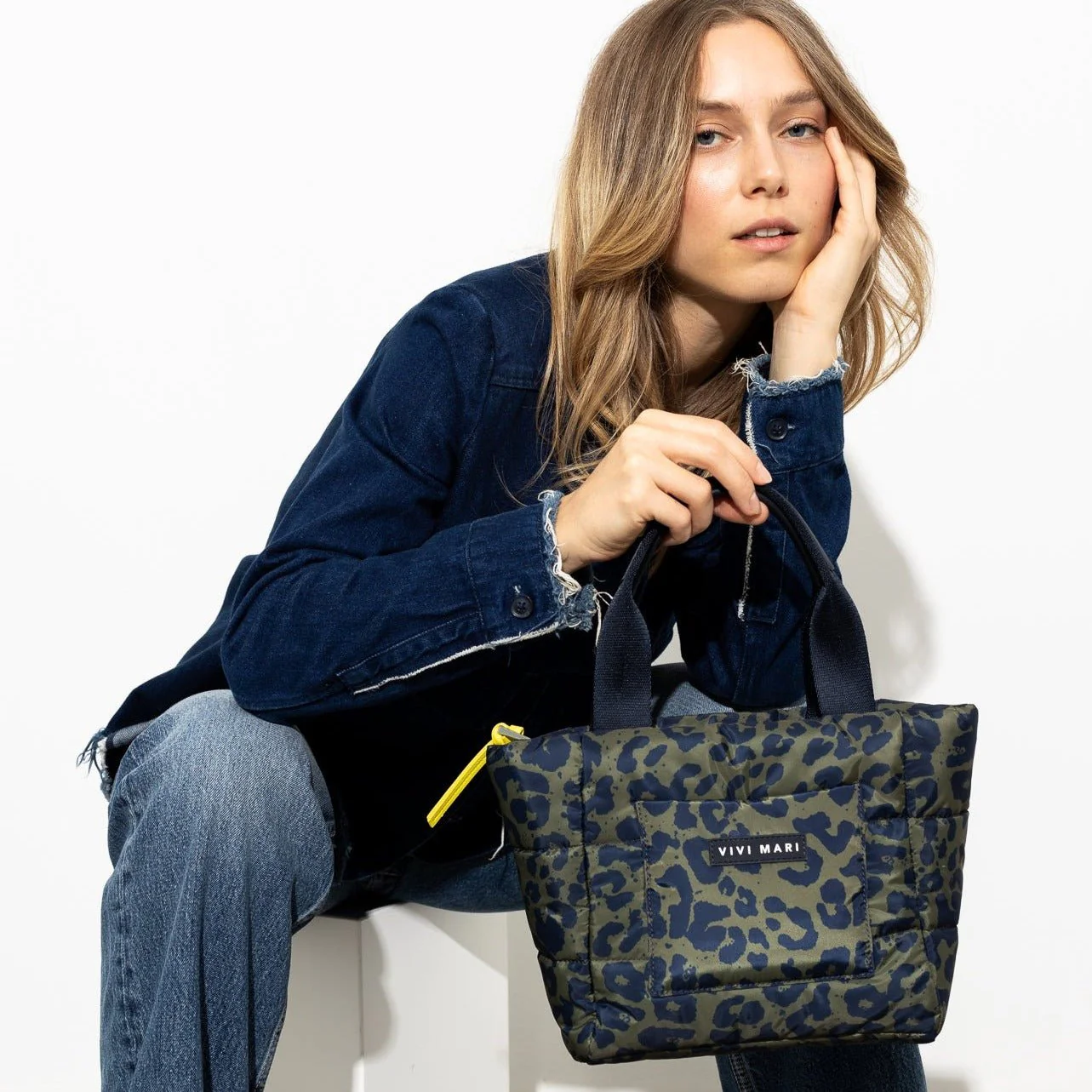 padded tote bag small + strap basic woven slim - leo splashes navy/olive - Image 10