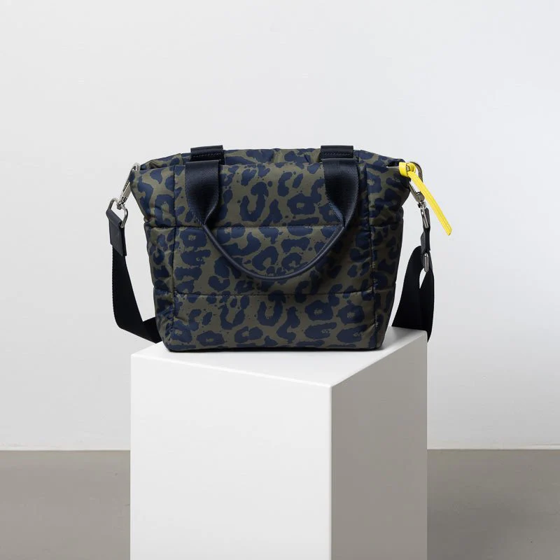 padded tote bag small + strap basic woven slim - leo splashes navy/olive - Image 11