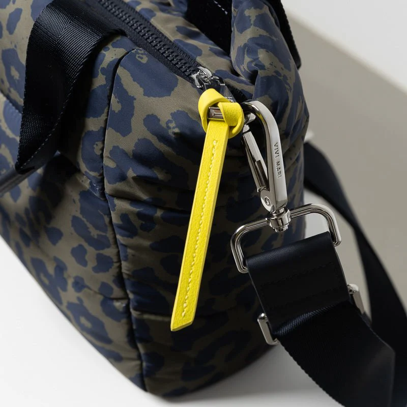 padded tote bag small + strap basic woven slim - leo splashes navy/olive - Image 3