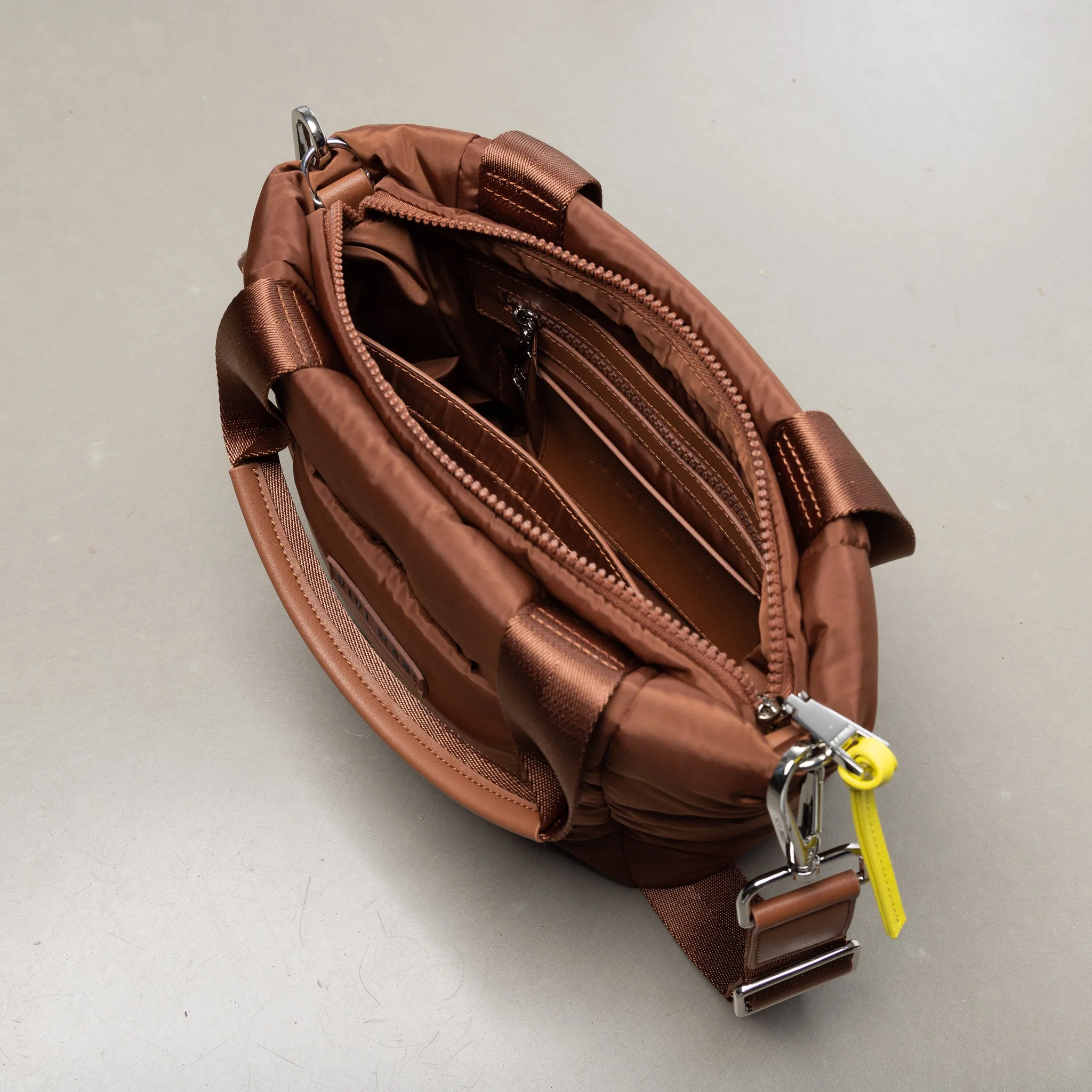 padded tote bag small + strap basic woven slim - tan - Image 10
