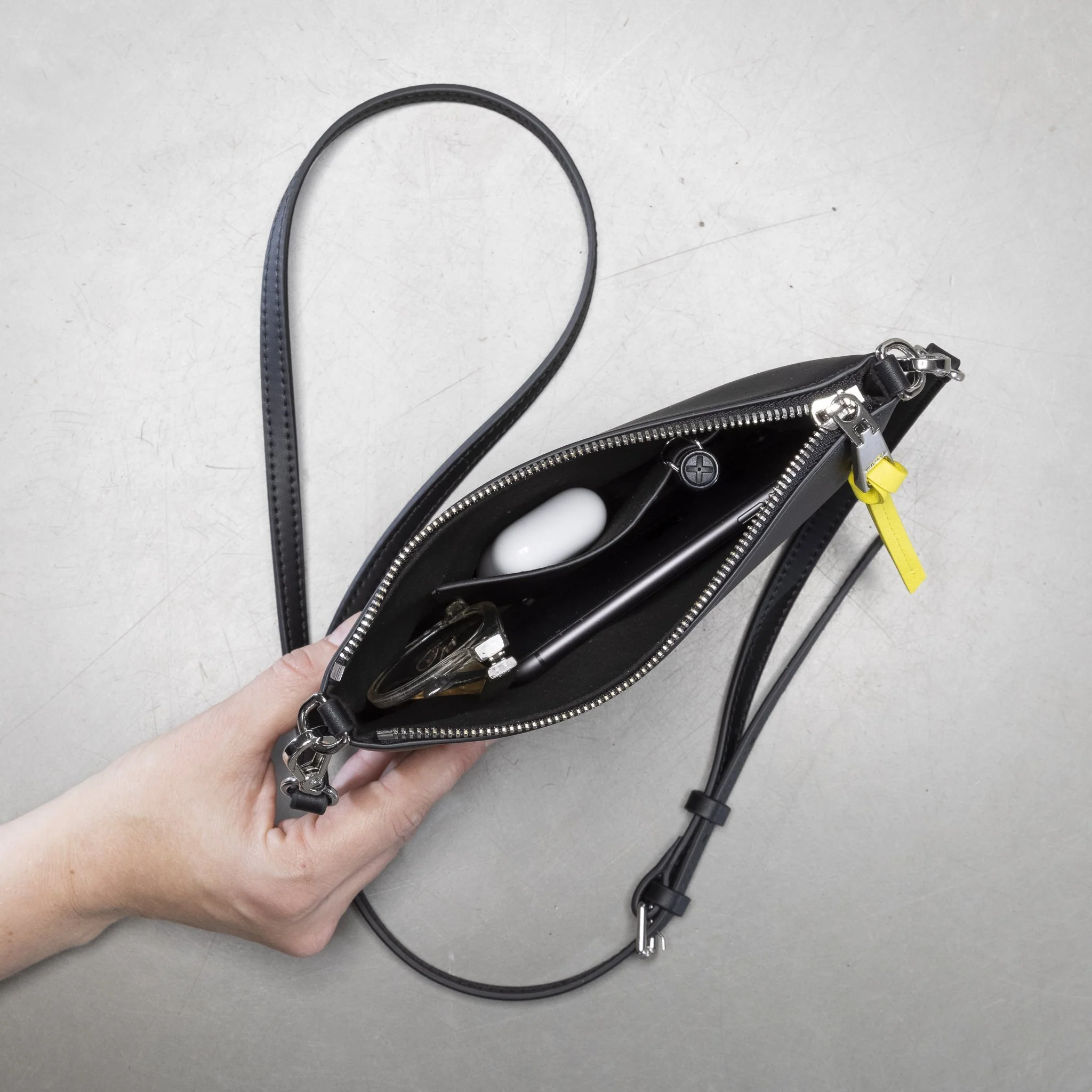 pouch + strap basic classic thin - black - Image 3