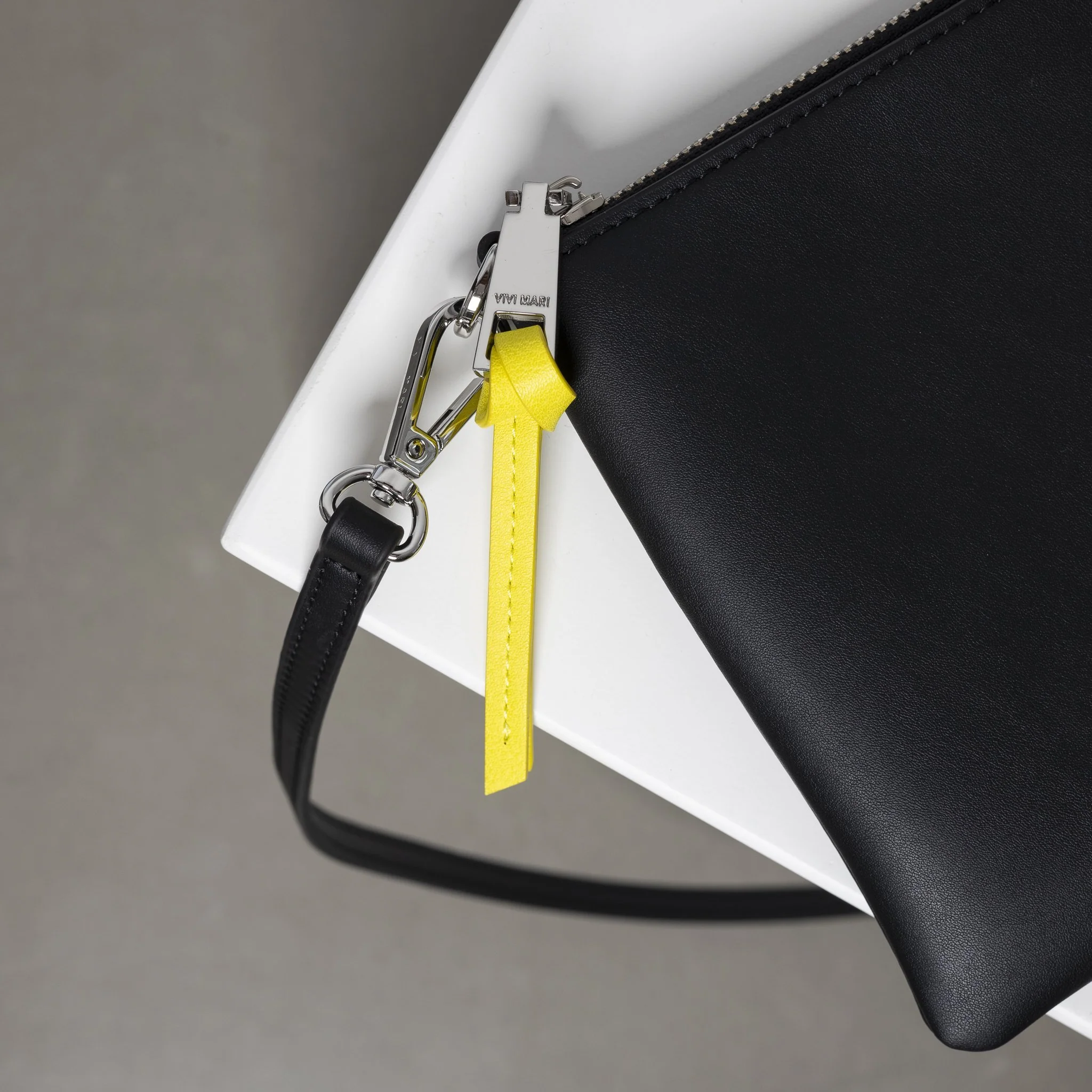 pouch + strap basic classic thin - black - Image 5