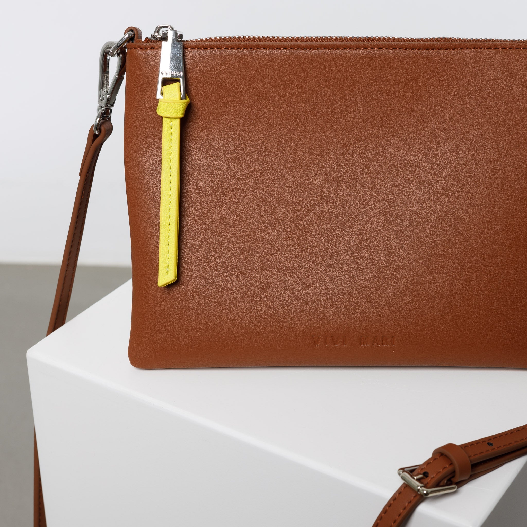 pouch + strap basic classic thin - tan - Image 13