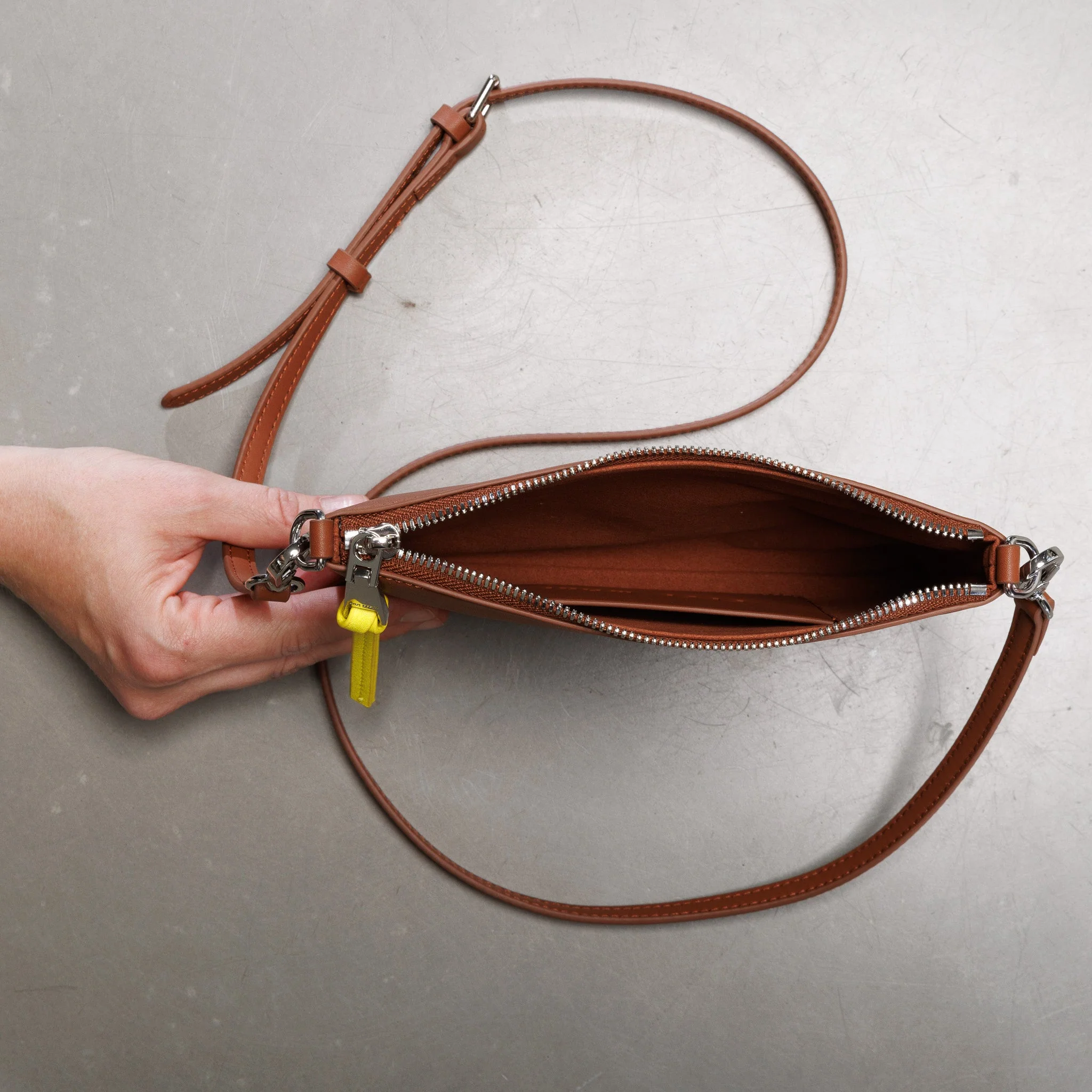pouch + strap basic classic thin - tan - Image 3