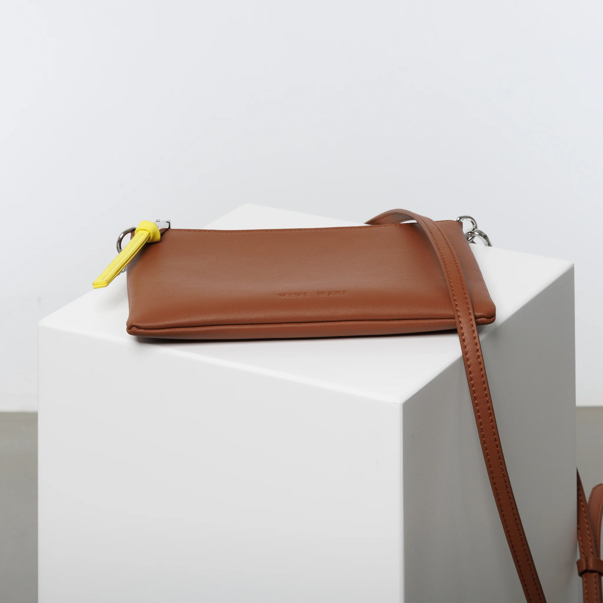 pouch + strap basic classic thin - tan - Image 7