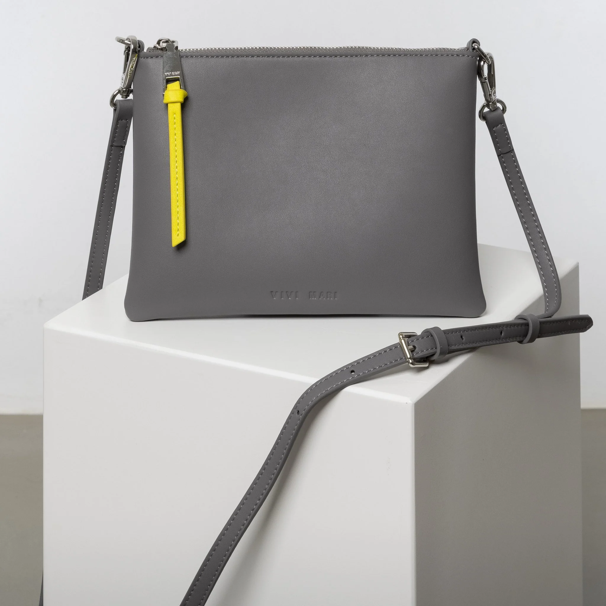 pouch + strap basic classic thin - taupe - Image 10