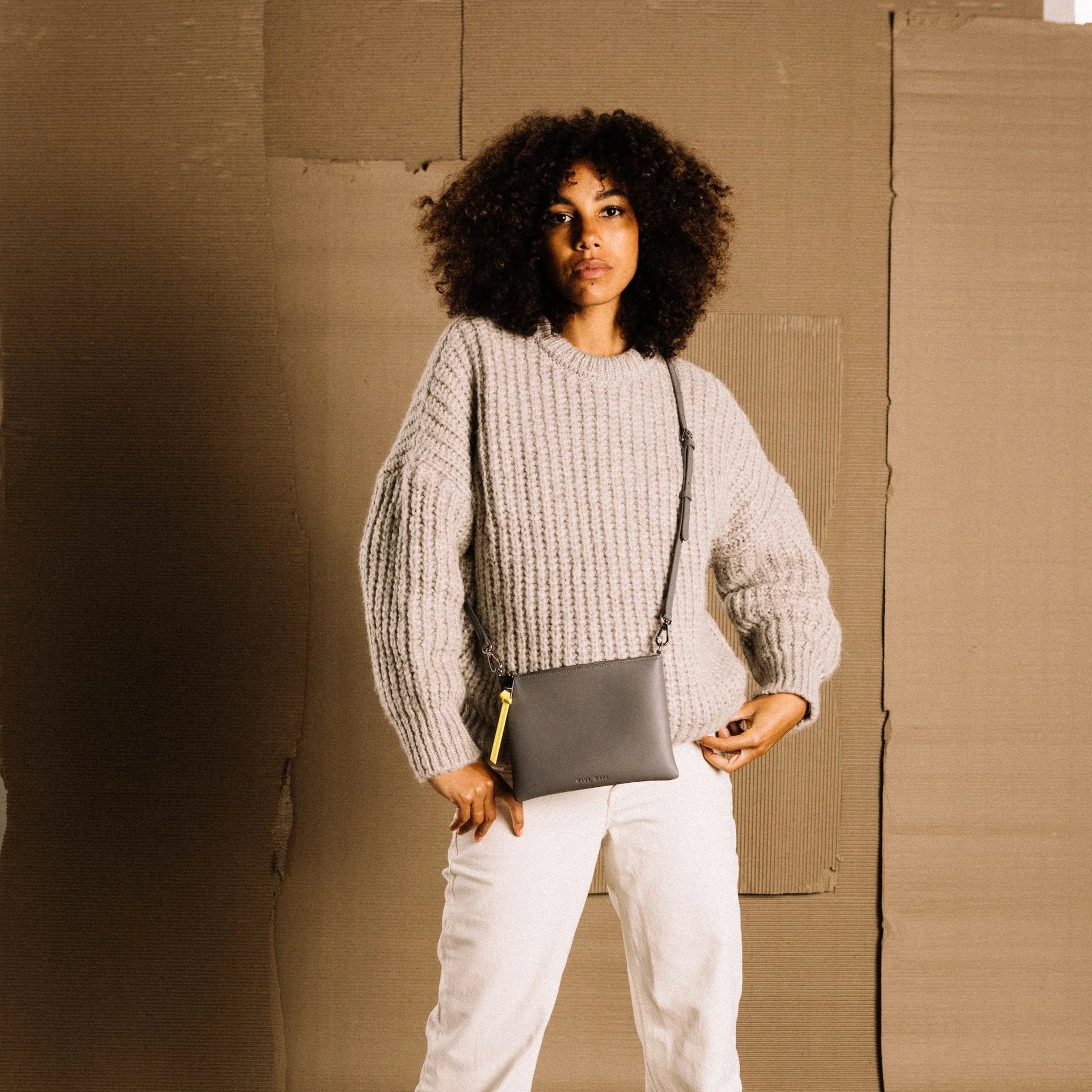 pouch + strap basic classic thin - taupe - Image 15