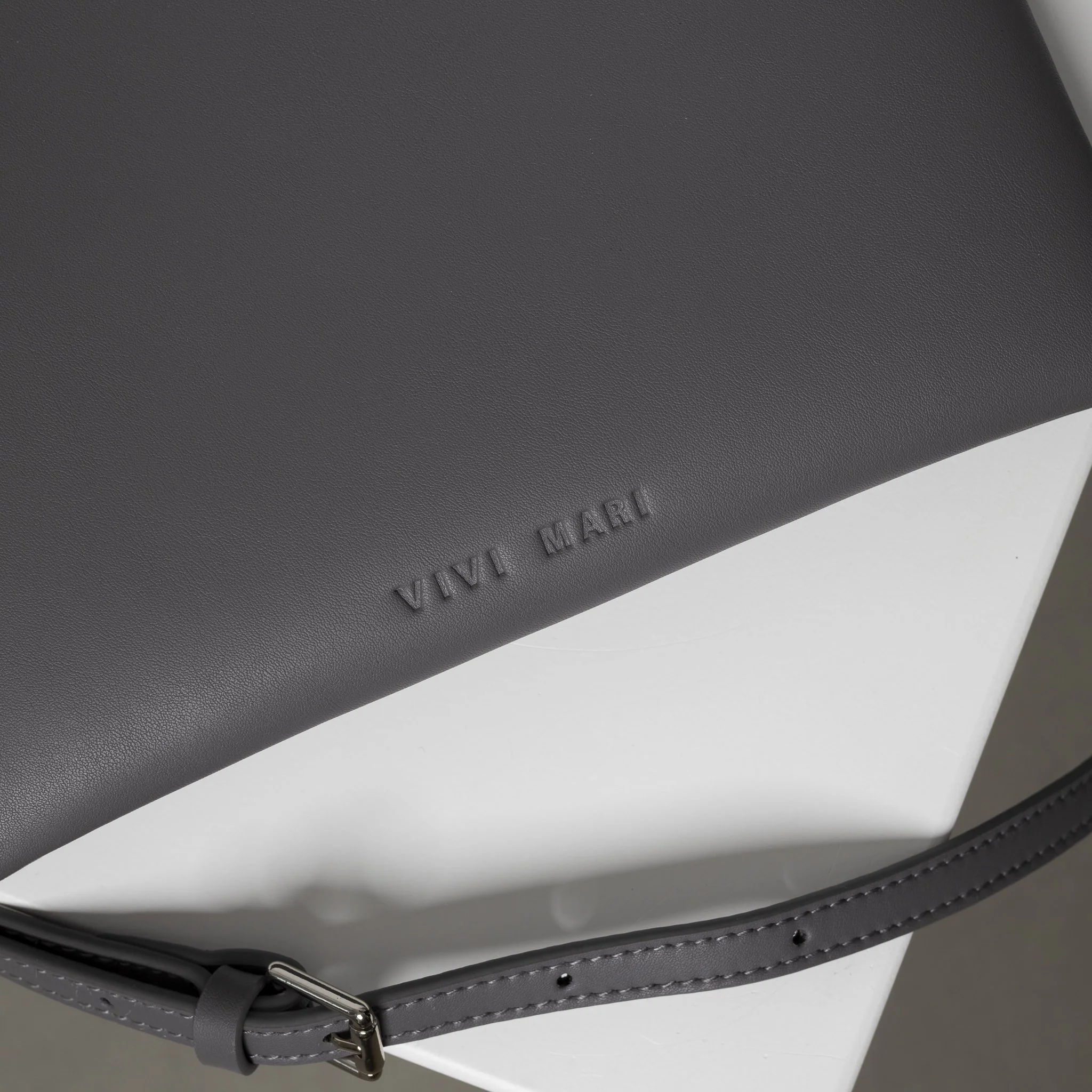 pouch + strap basic classic thin - taupe - Image 16