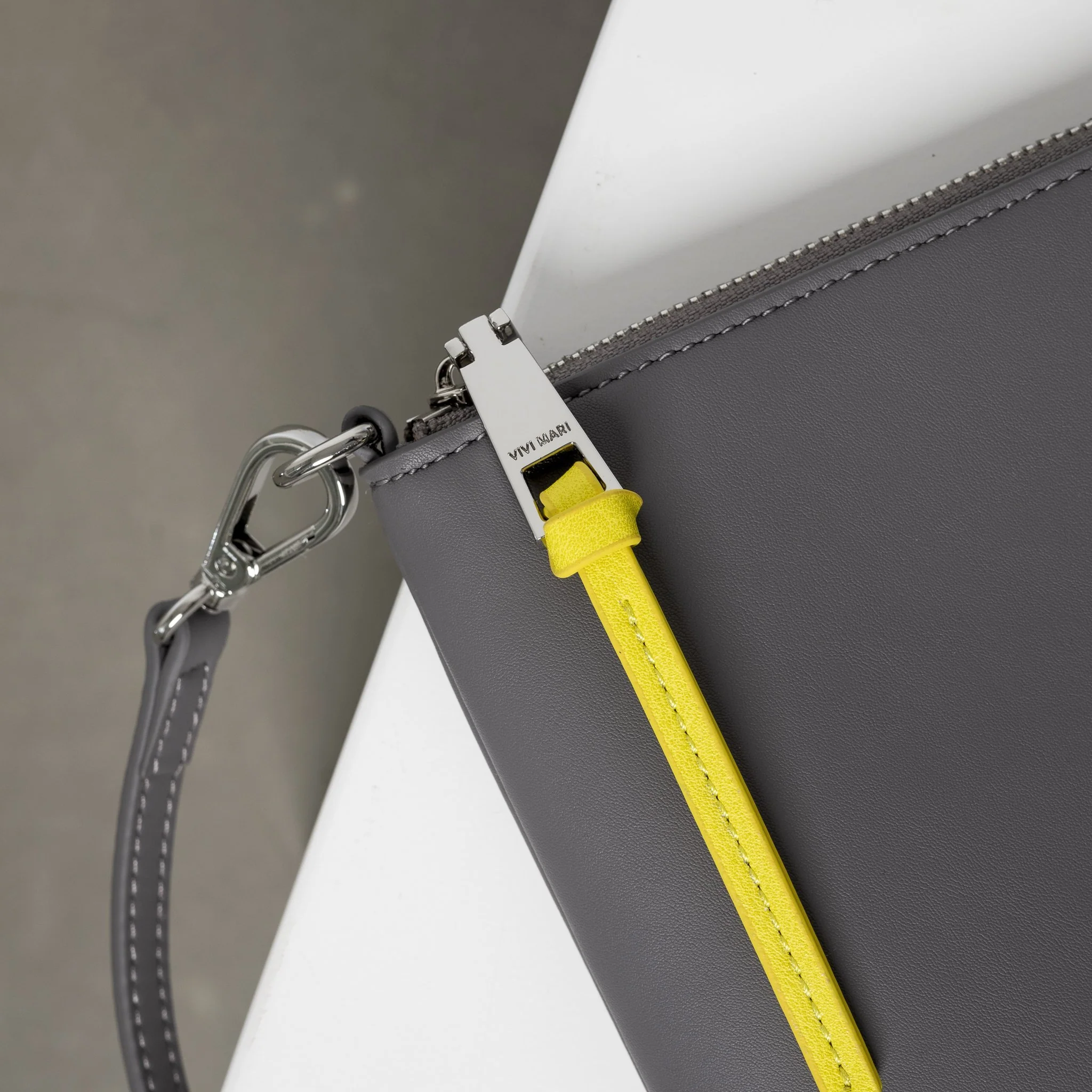 pouch + strap basic classic thin - taupe - Image 8