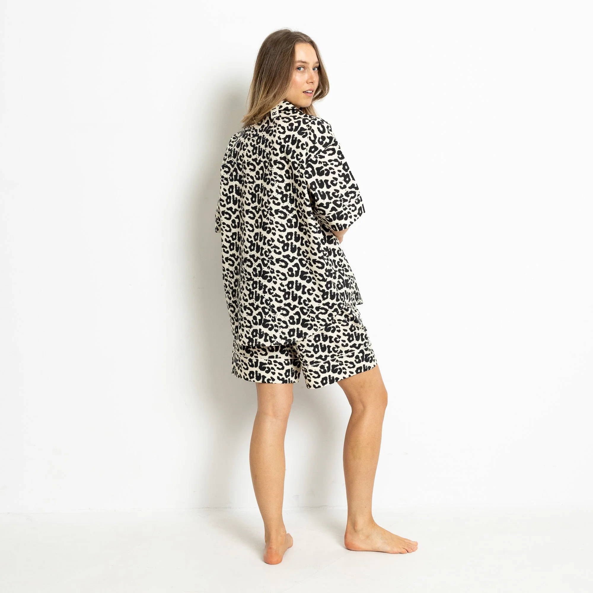 Pyjama Shorts - leo splashes black/sand - Image 3