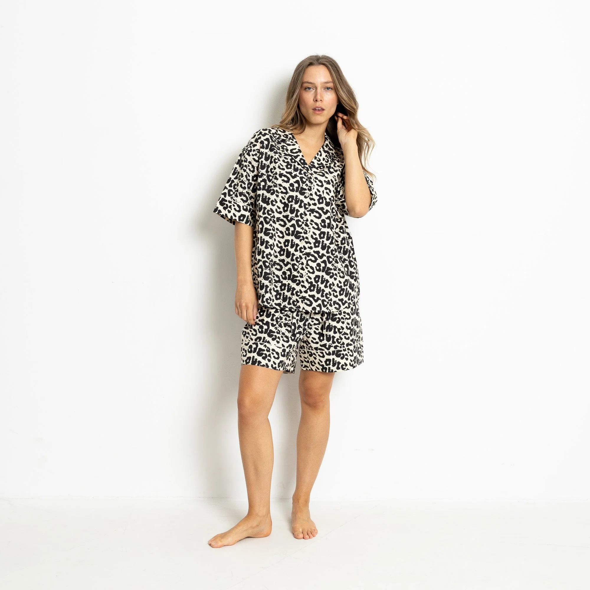 Pyjama Shorts - leo splashes black/sand - Image 7