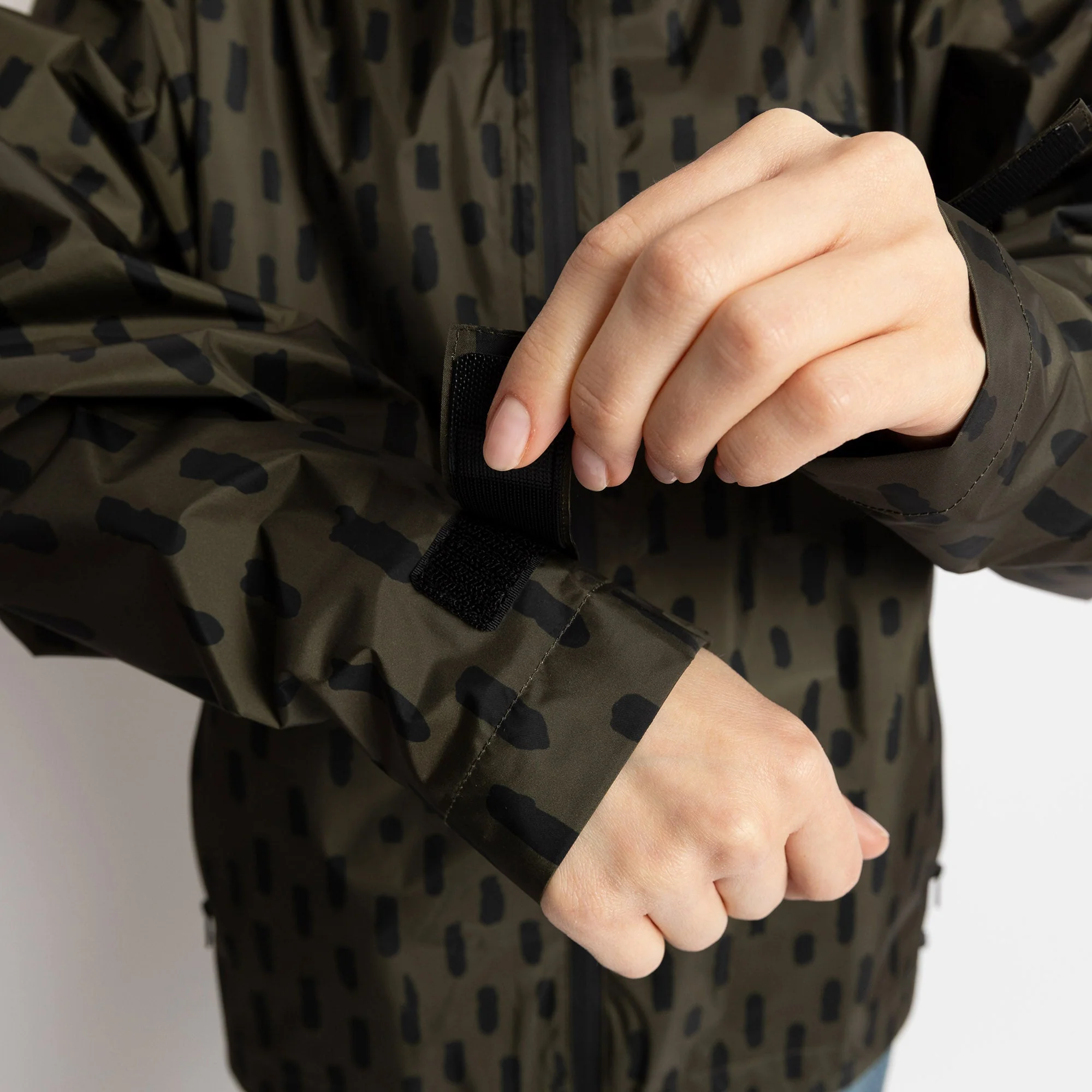 Rain Jacket drops olive/black - Image 18