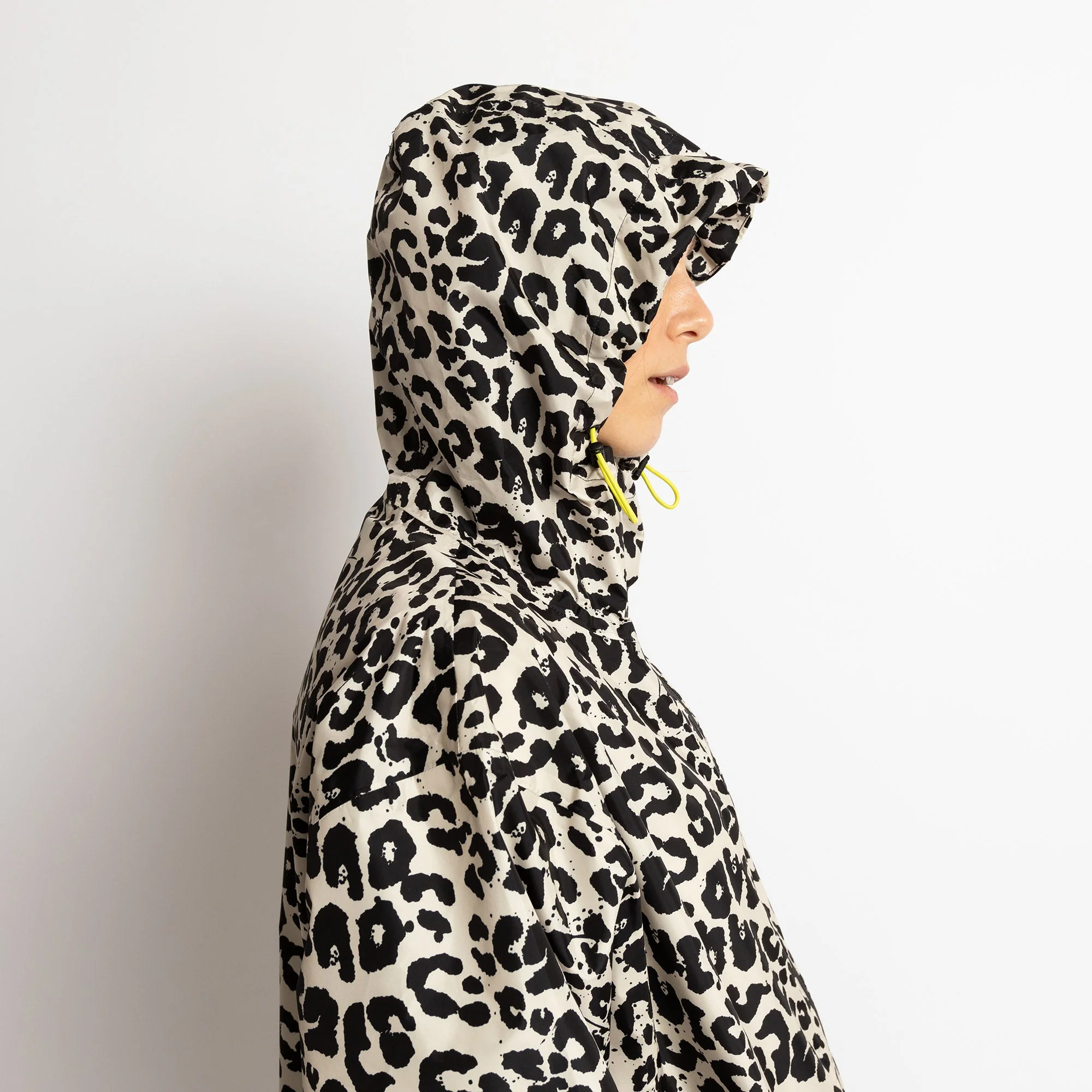 Rain Jacket leo splashes black/sand - Image 10
