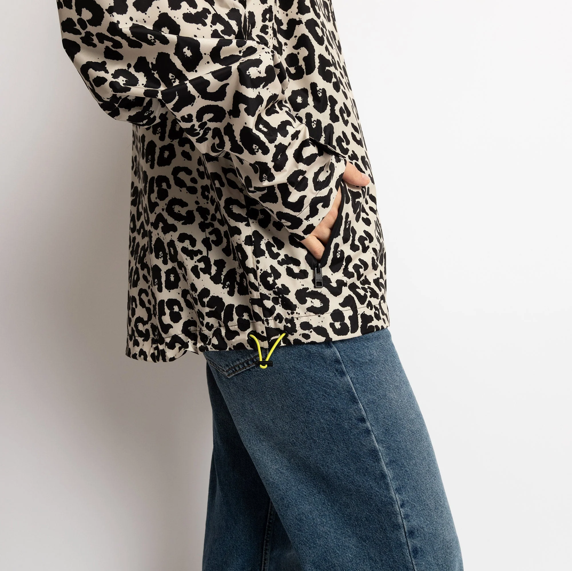 Rain Jacket leo splashes black/sand - Image 17