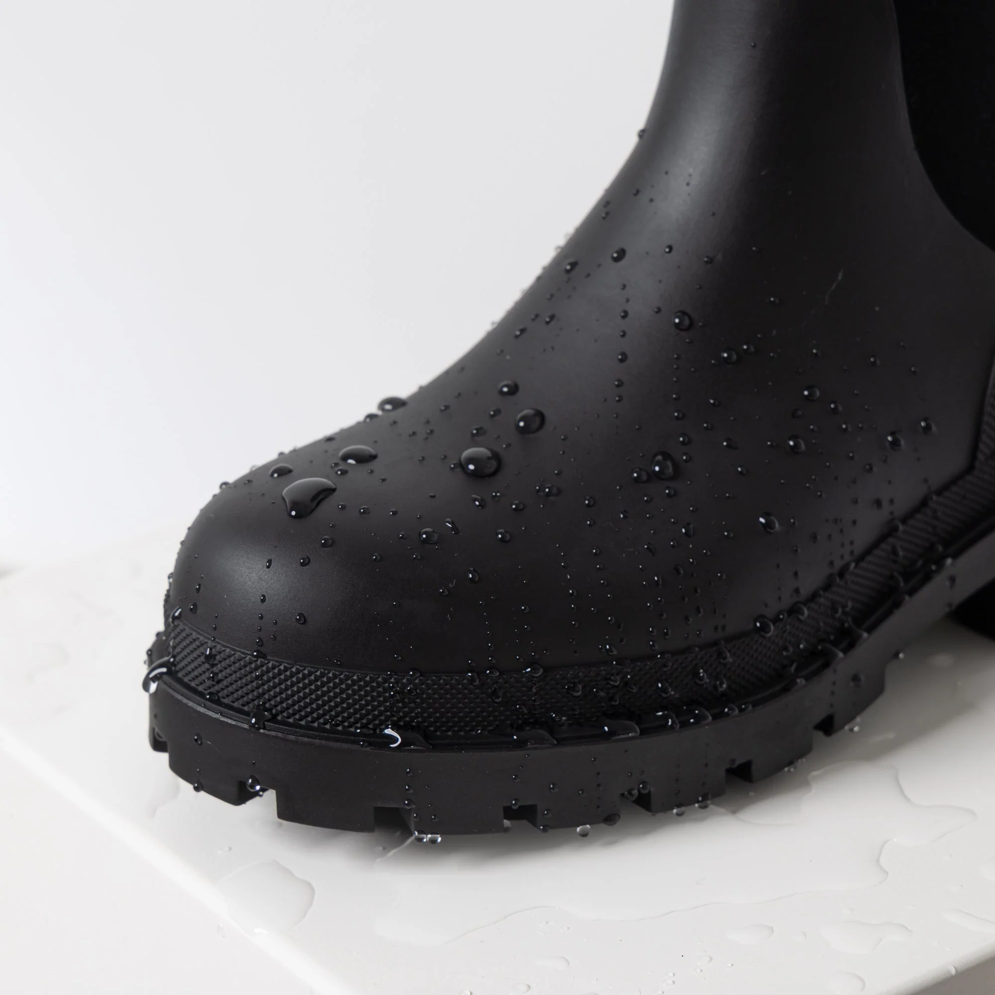 Rainboots short solid black - Image 10
