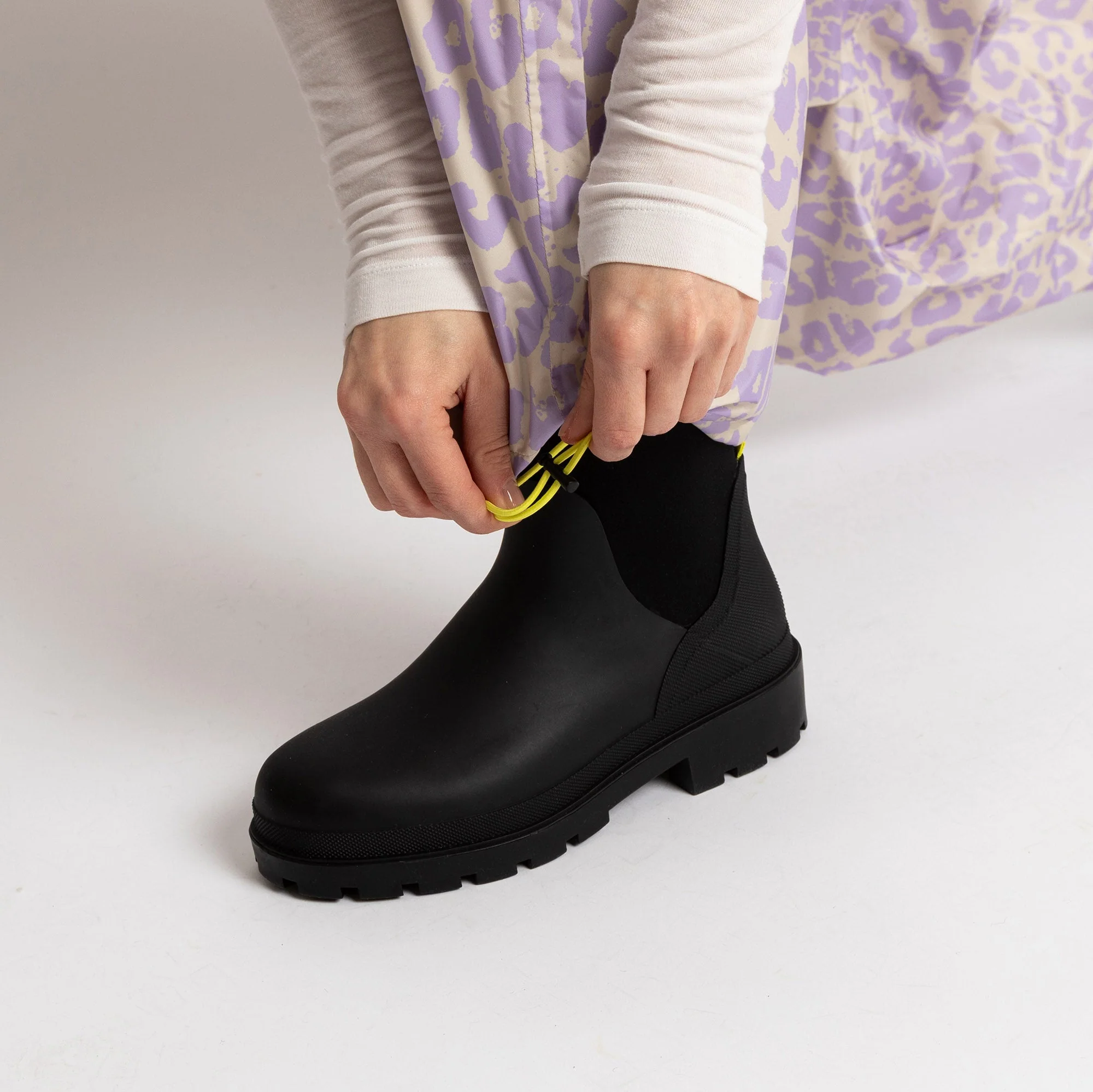 Rainboots short solid black - Image 15