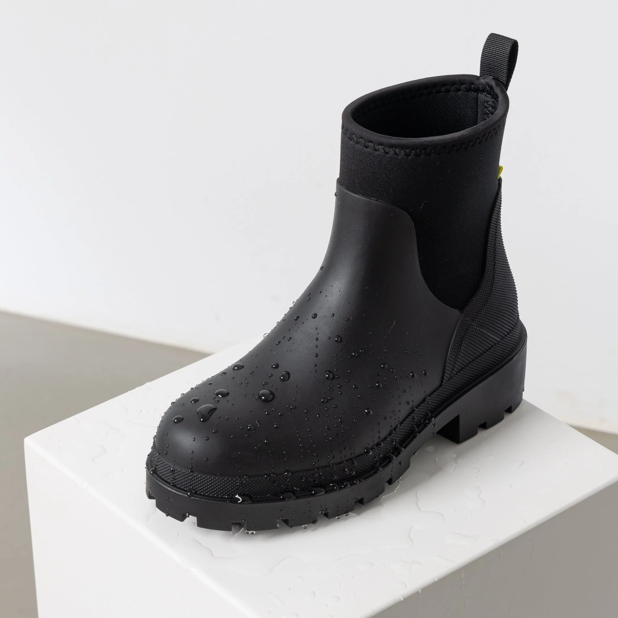 Rainboots short solid black - Image 3