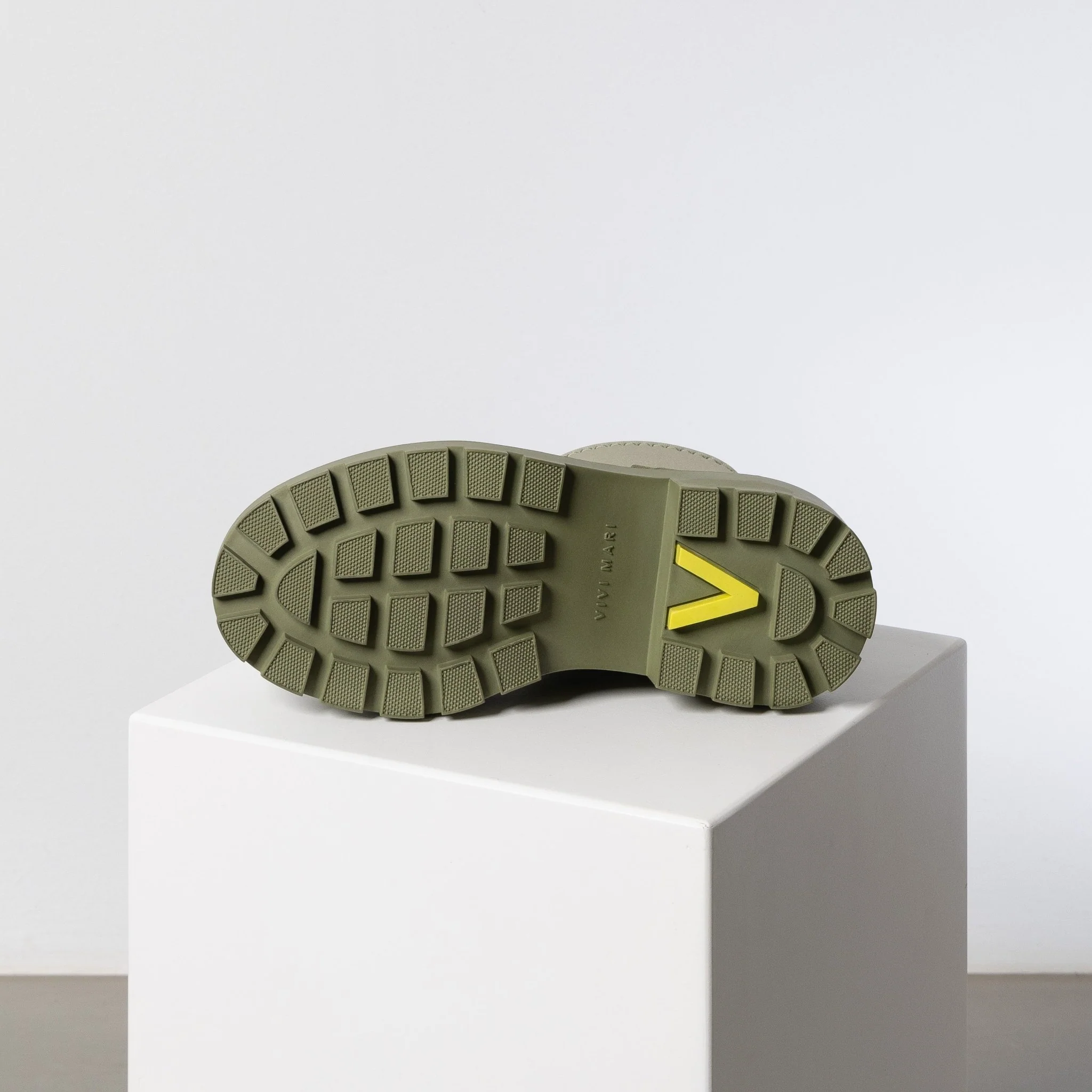 Rainboots short solid pale olive - Image 11