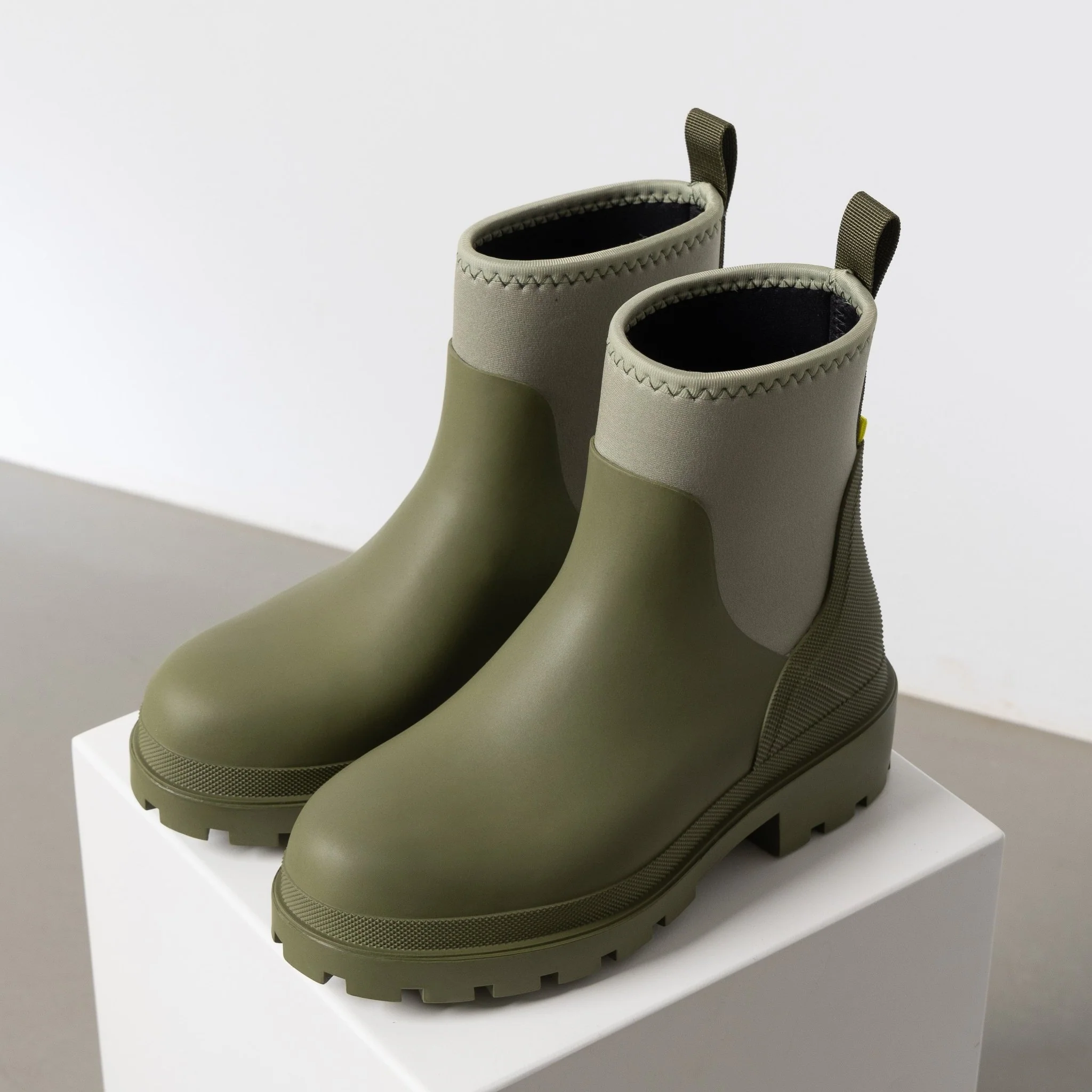 Rainboots short solid pale olive - Image 14