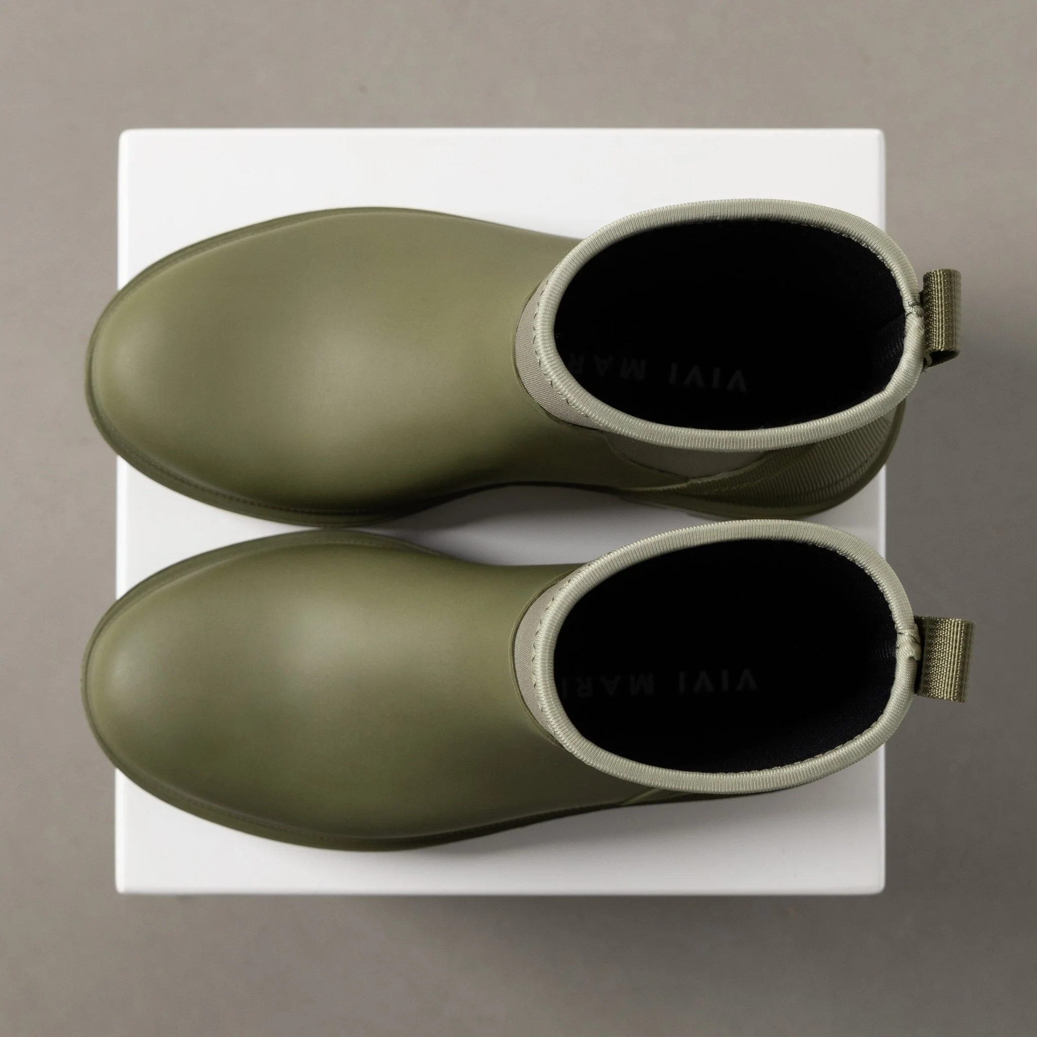 Rainboots short solid pale olive - Image 18