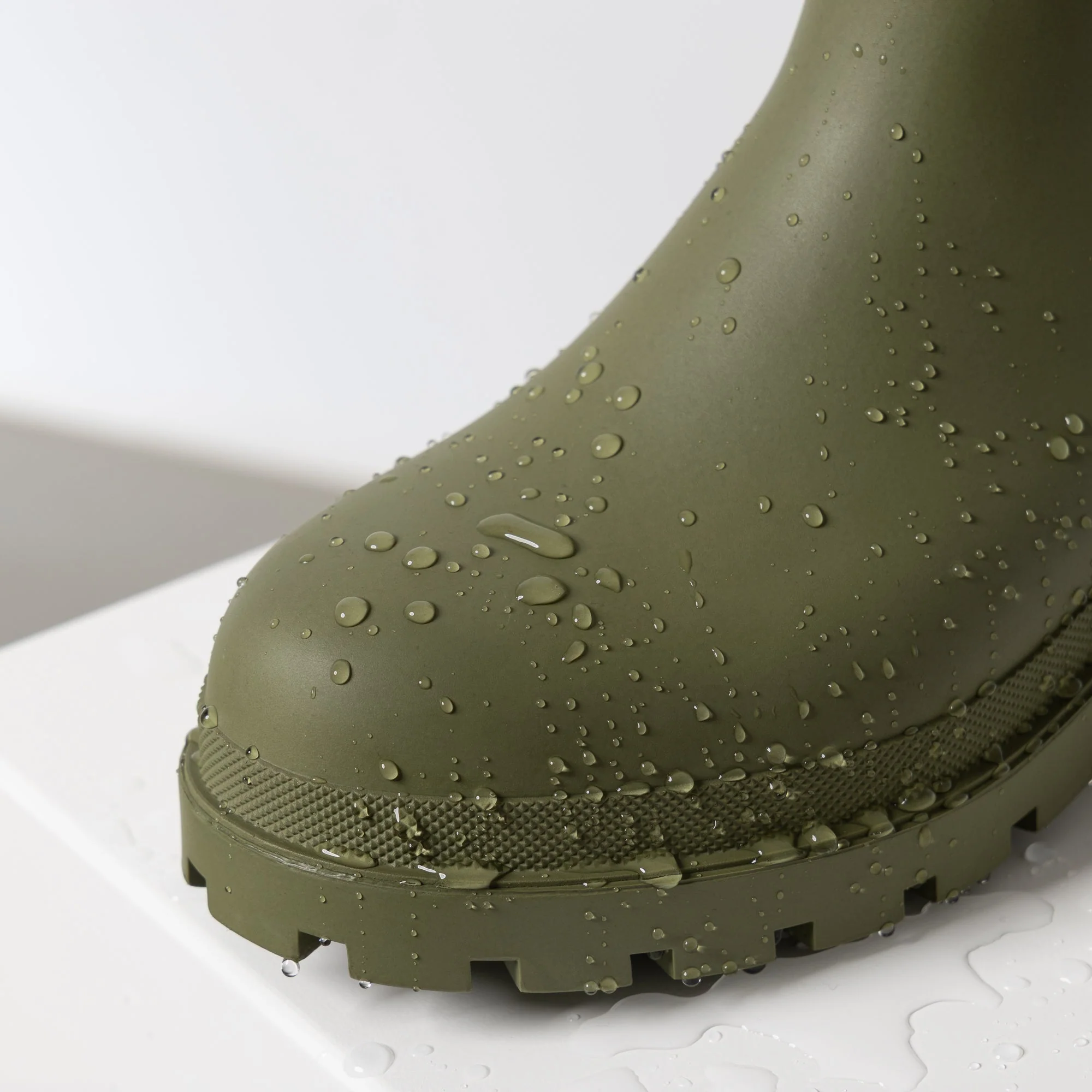 Rainboots short solid pale olive - Image 9