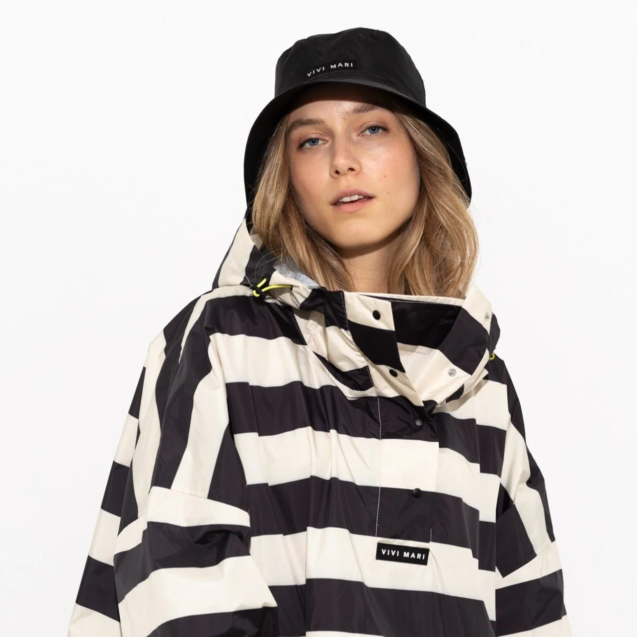 Raincoat bold stripes - black/sand - Image 12