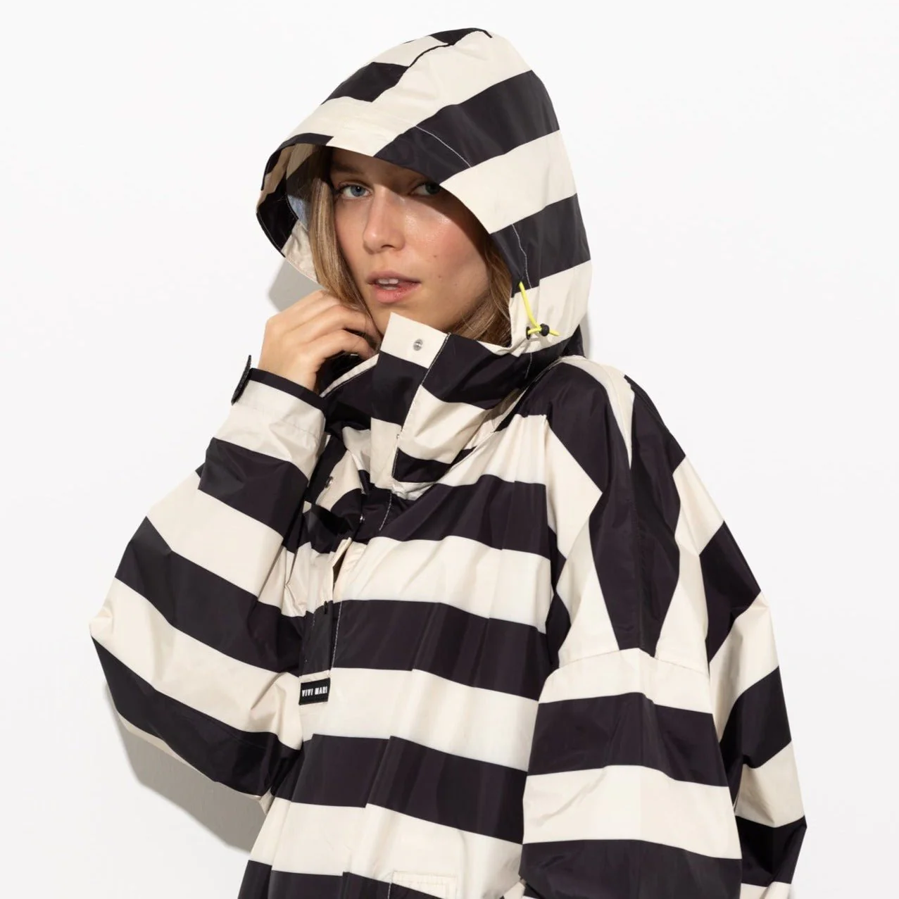 Raincoat bold stripes - black/sand - Image 16