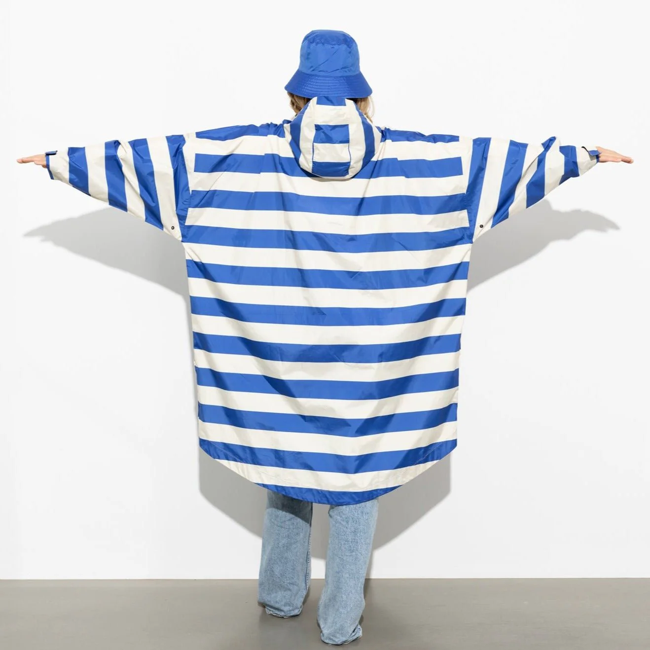 Raincoat bold stripes - blue/sand - Image 7