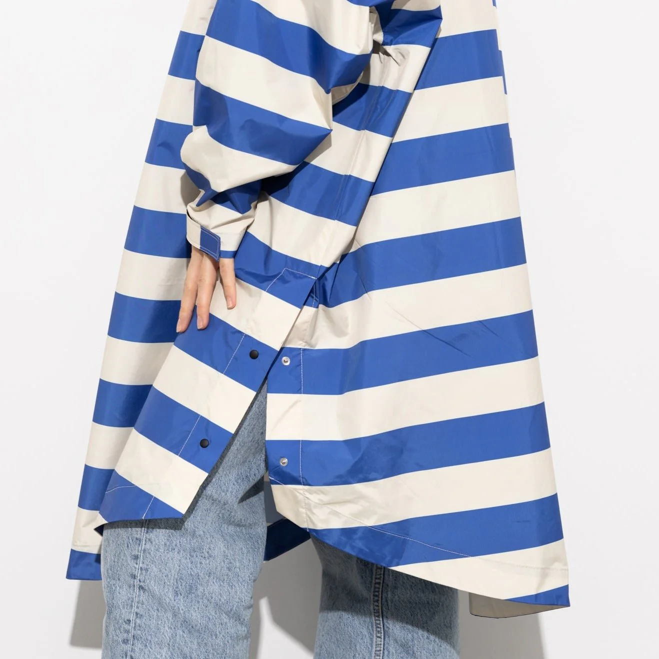 Raincoat bold stripes - blue/sand - Image 8