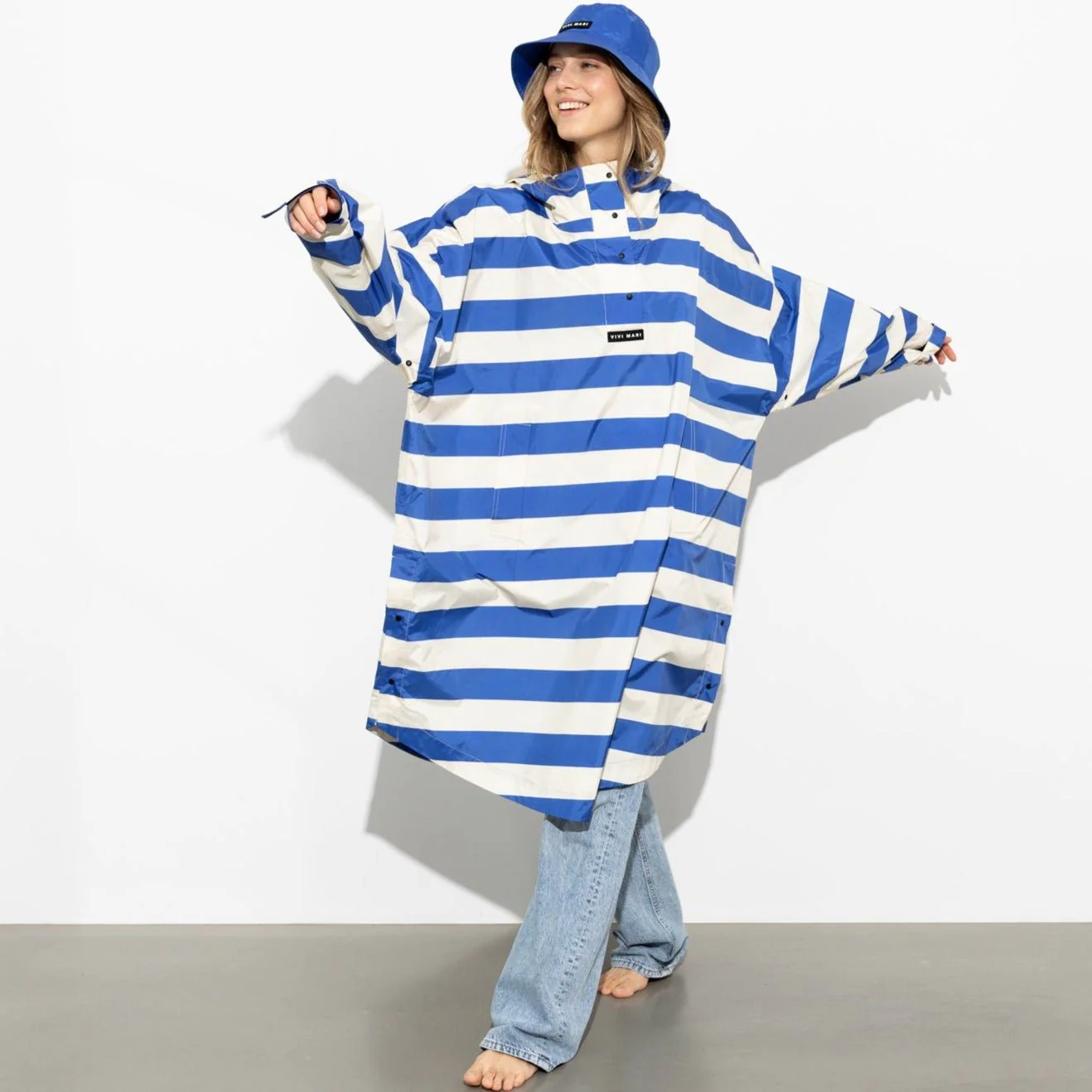 Raincoat bold stripes - blue/sand - Image 9