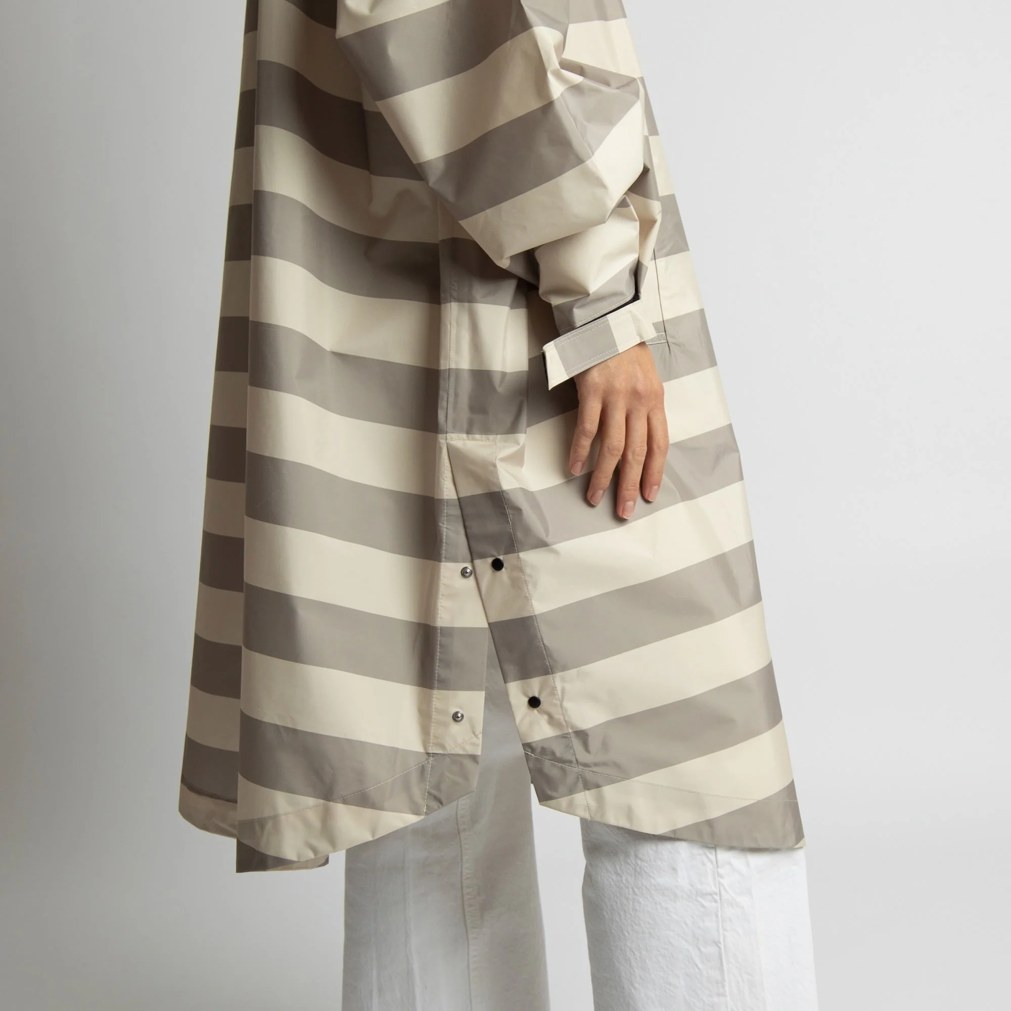 Raincoat bold stripes mushroom/sand - Image 13