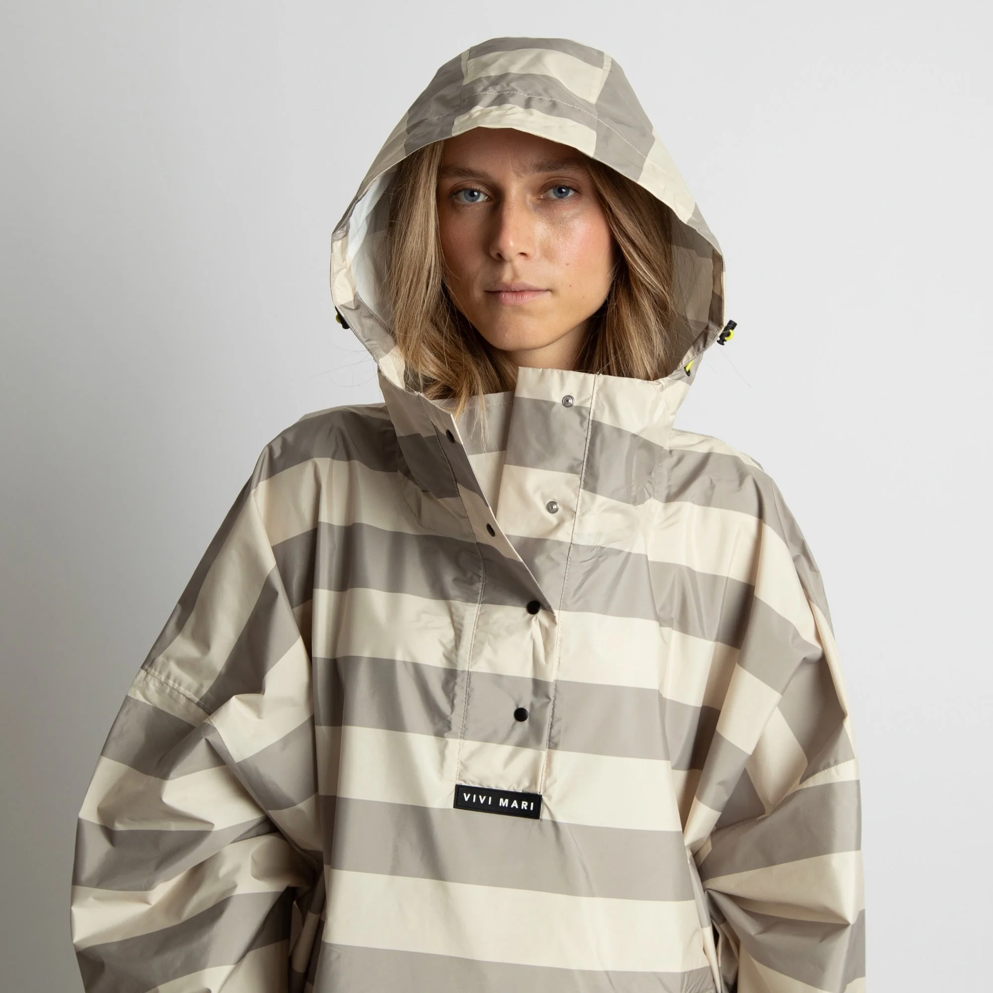 Raincoat bold stripes mushroom/sand - Image 2