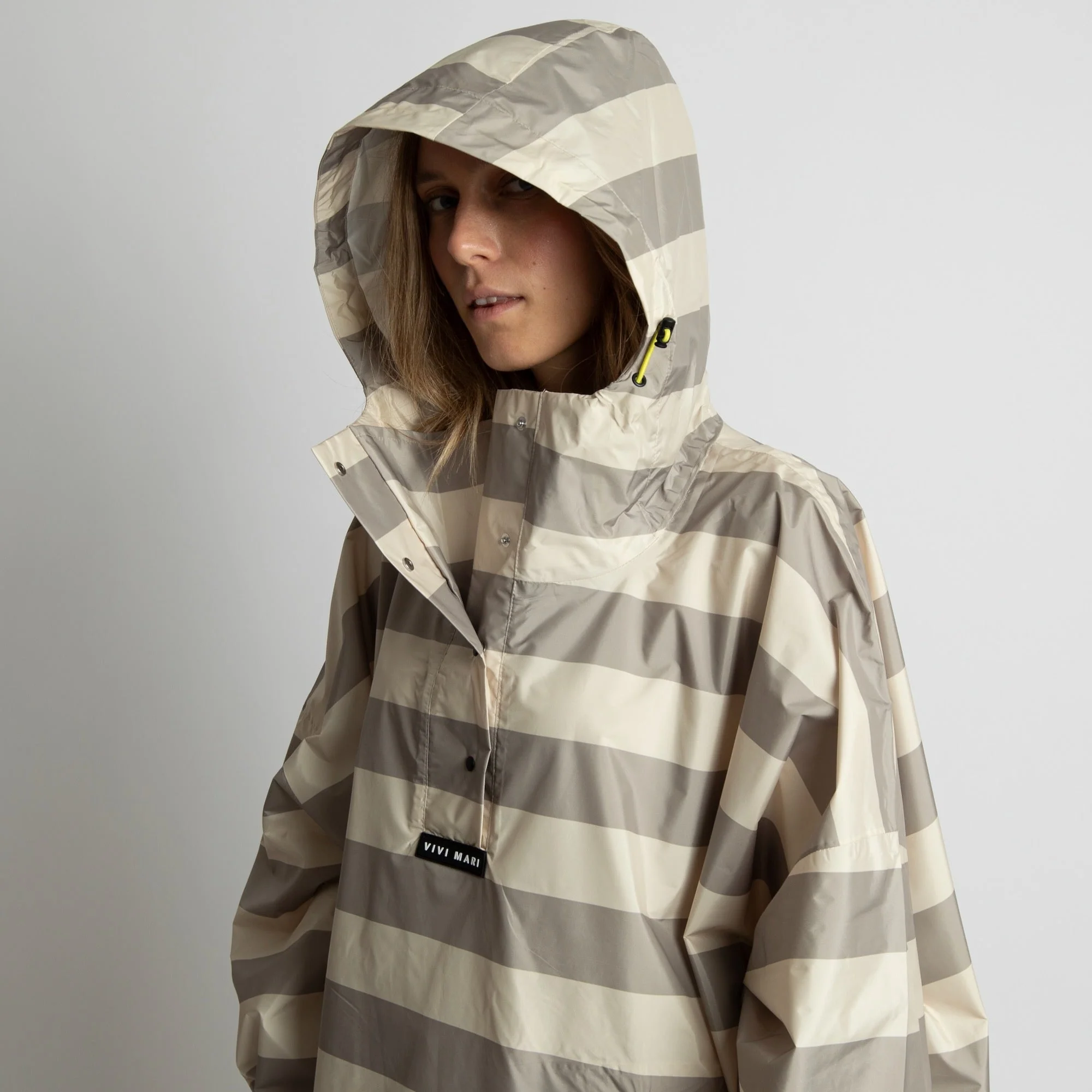 Raincoat bold stripes mushroom/sand - Image 4