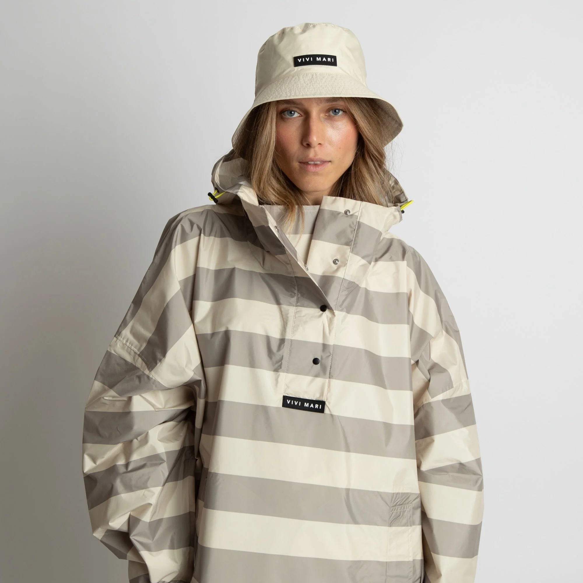 Raincoat bold stripes mushroom/sand - Image 6