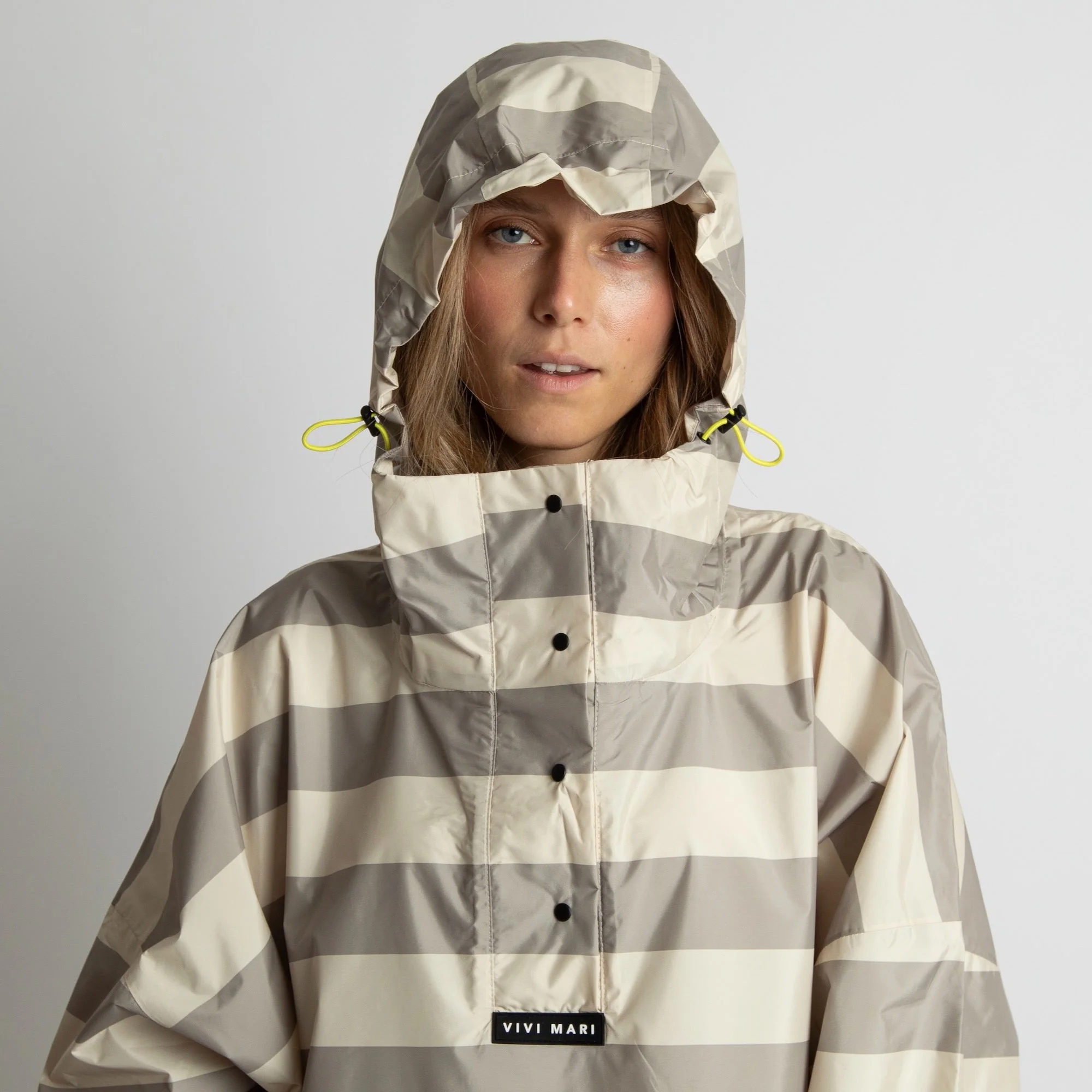Raincoat bold stripes mushroom/sand - Image 8