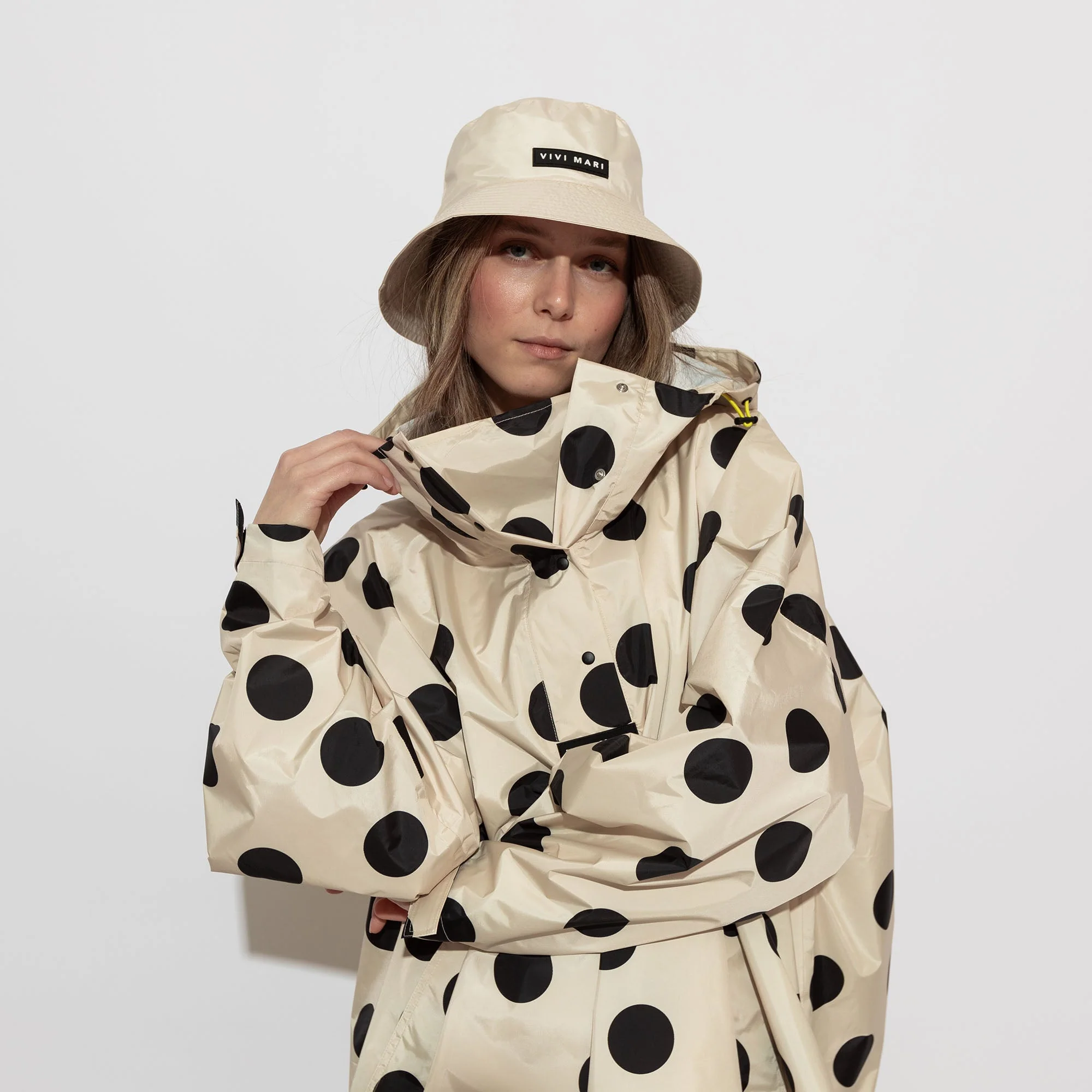 Raincoat dots black/sand - Image 5