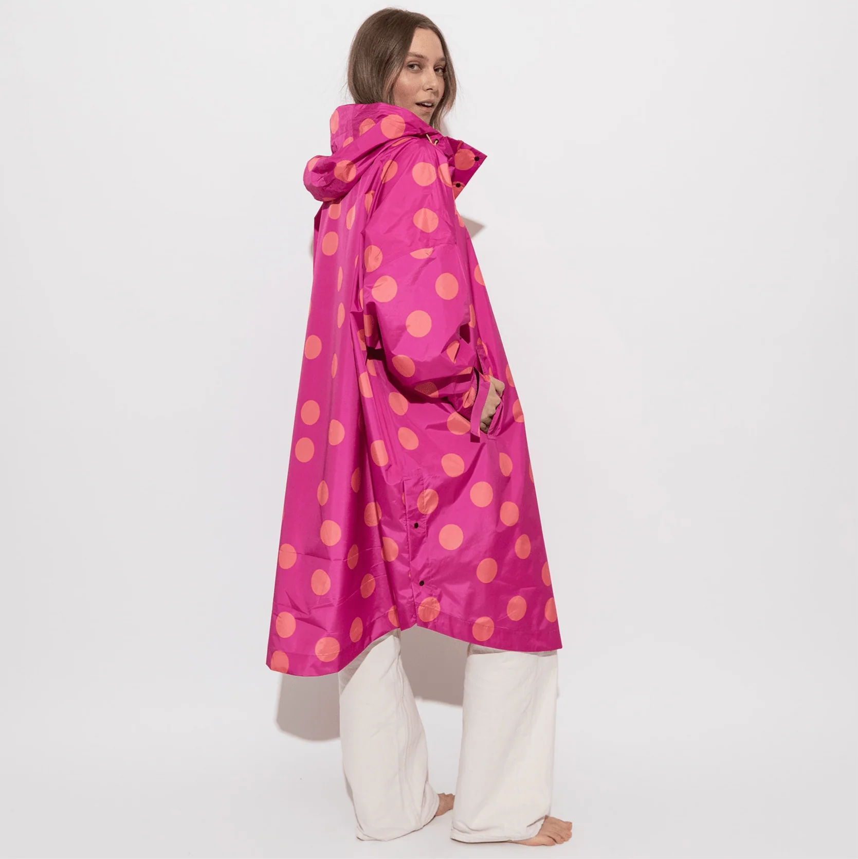 Raincoat dots magenta/peach - Image 16