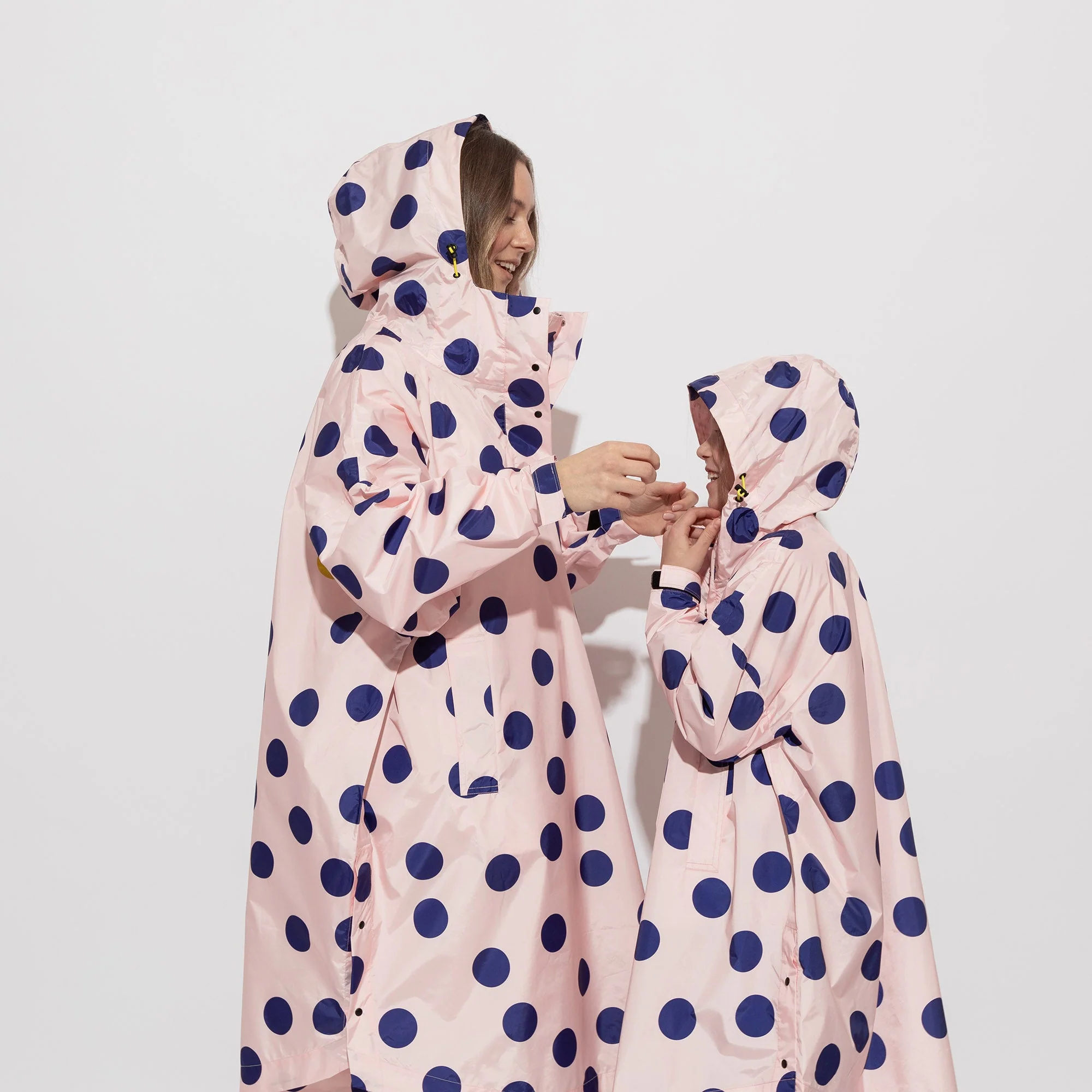 Raincoat dots powder/blue - Image 13